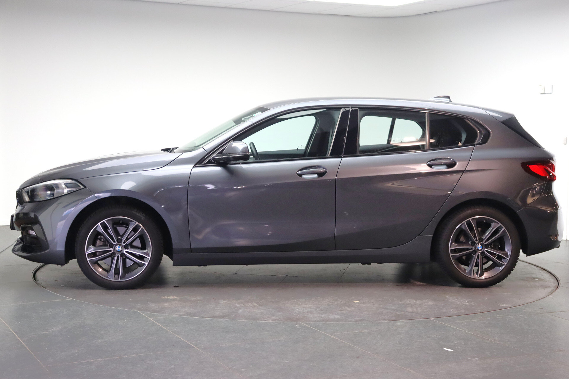 BMW 1 Serie 118i Executive Sport Line Automaat - Afbeelding 2