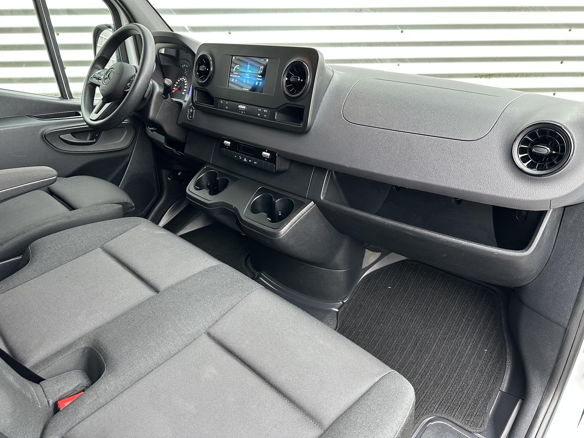 Mercedes-Benz Sprinter 317 CDI  L2H2 Automaat Carplay Navigatie Camera - Afbeelding 3