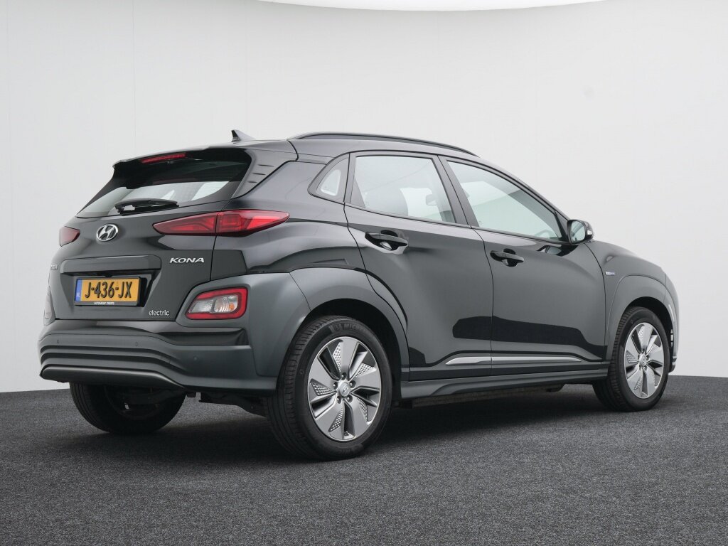 Hyundai Kona EV Comfort 64 kWh | Navigatie | 3-Fase | BlueLink - Afbeelding 2