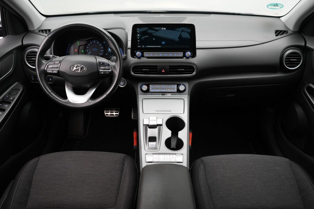 Hyundai Kona EV Comfort 64 kWh | Navigatie | 3-Fase | BlueLink - Afbeelding 3