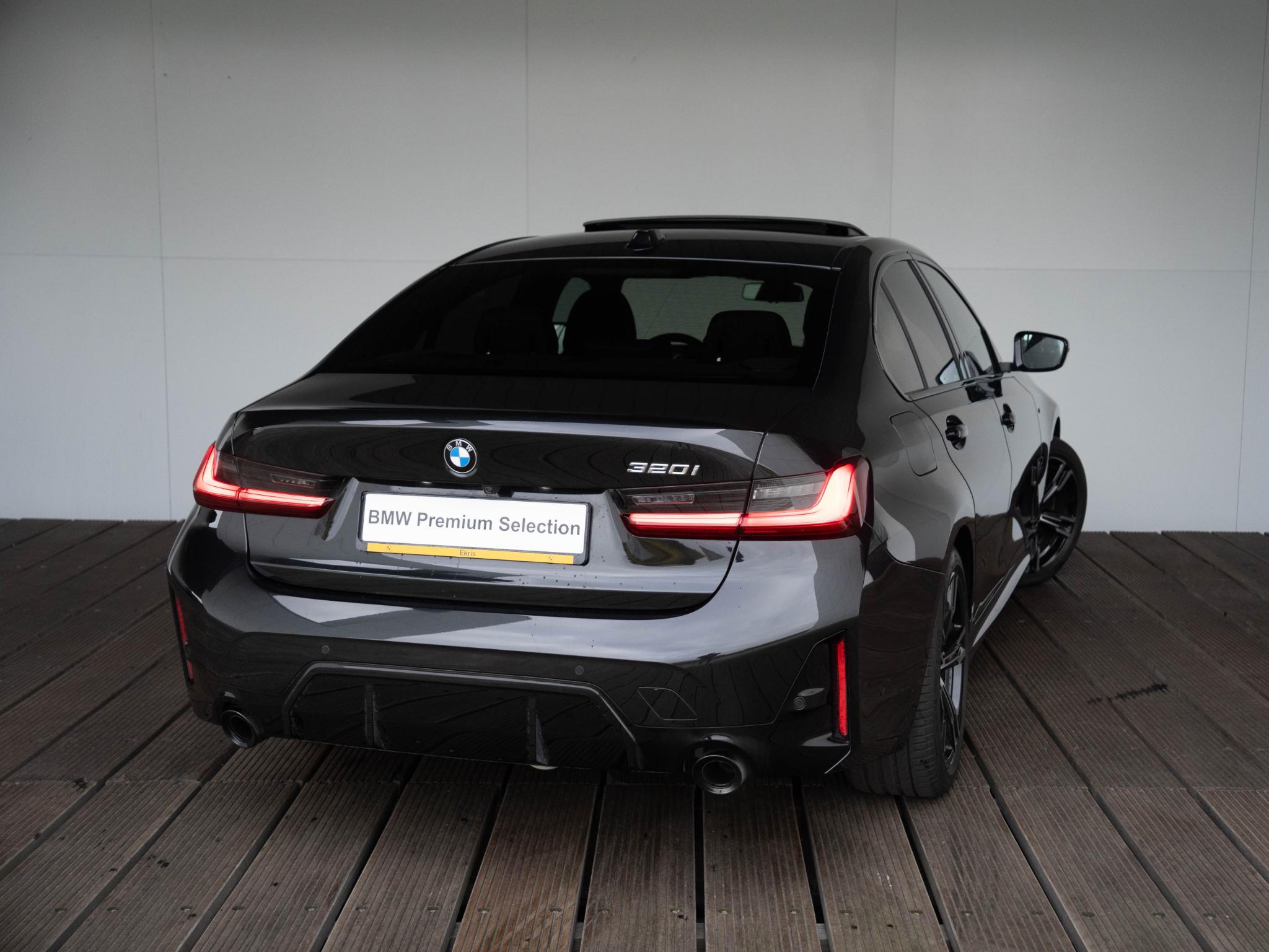 BMW 3 Serie Sedan 320i - Afbeelding 2