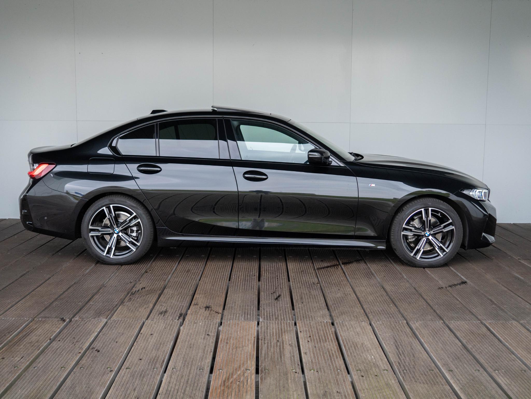 BMW 3 Serie Sedan 320i - Afbeelding 4