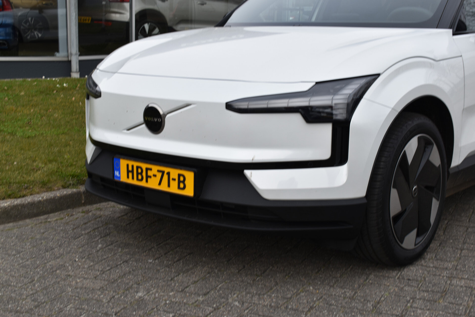 Volvo EX30 Extended Range Plus 69 kWh - Afbeelding 4