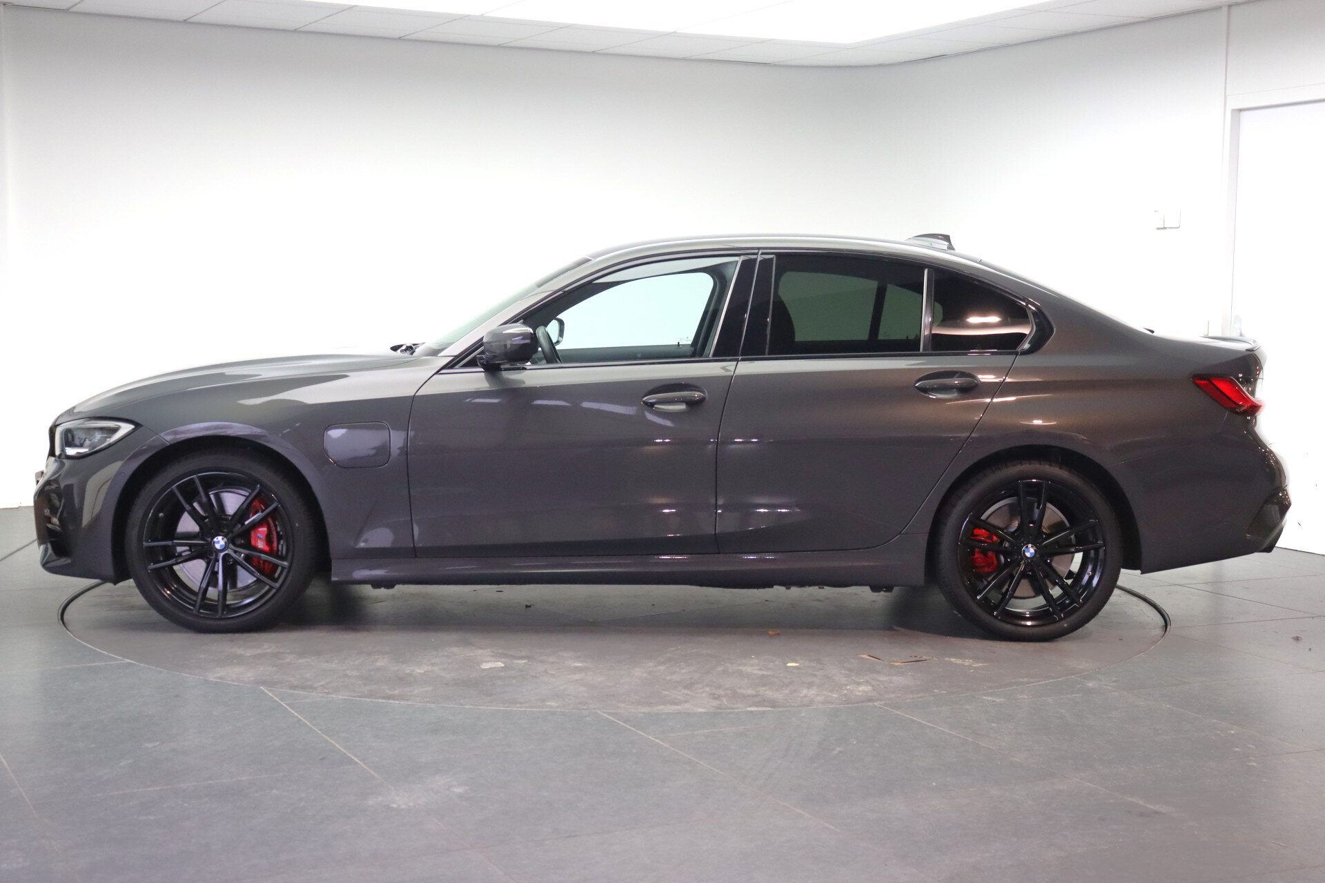 BMW 3 Serie 320e High Executive M Sport Automaat - Afbeelding 2