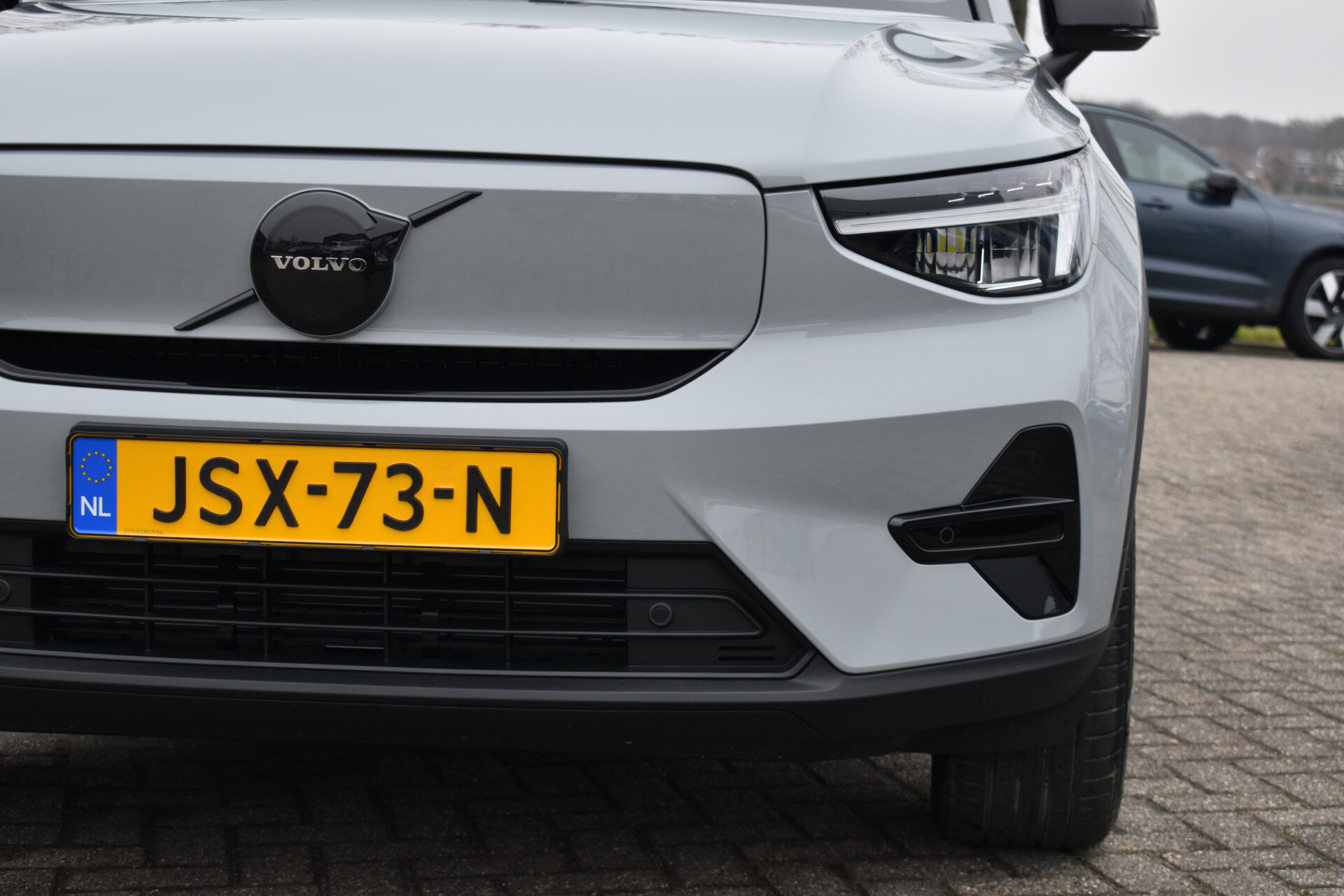 Volvo EX40 Extended Range 252PK Plus Black Ed. 82 kWh - Afbeelding 4