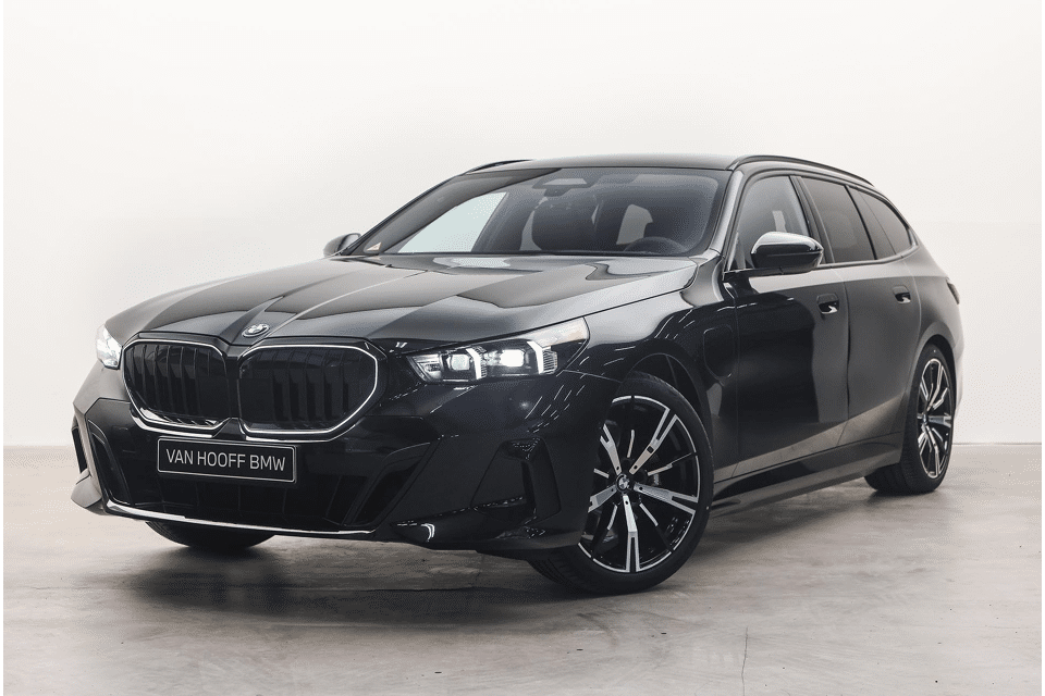 BMW 5 Serie Touring 530e M Sport Automaat - Afbeelding 1