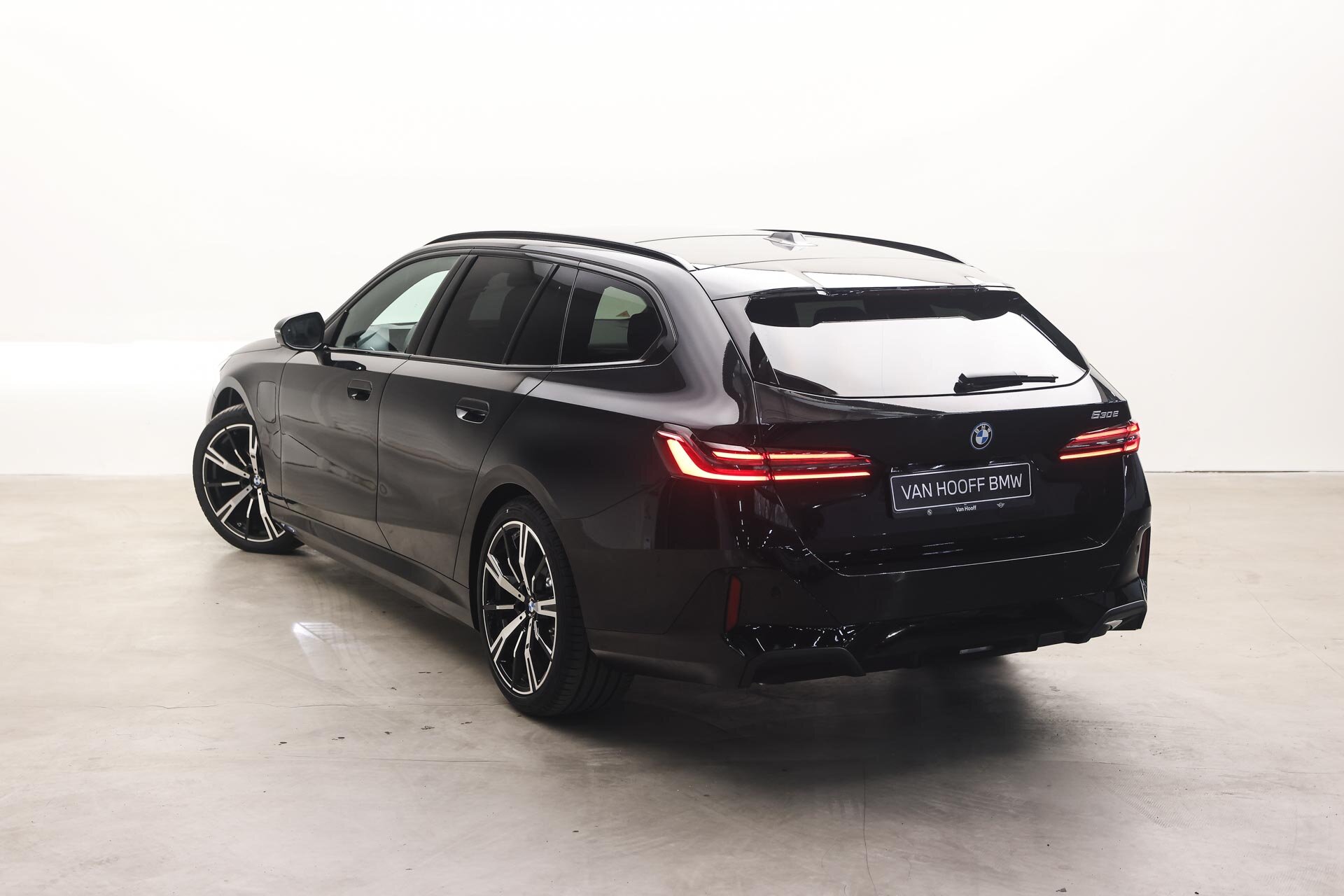 BMW 5 Serie Touring 530e M Sport Automaat - Afbeelding 2