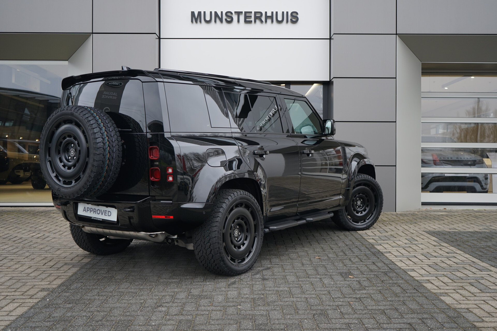 Land Rover Defender 110 2.0 P300e 110 X-Dynamic SE - Afbeelding 3