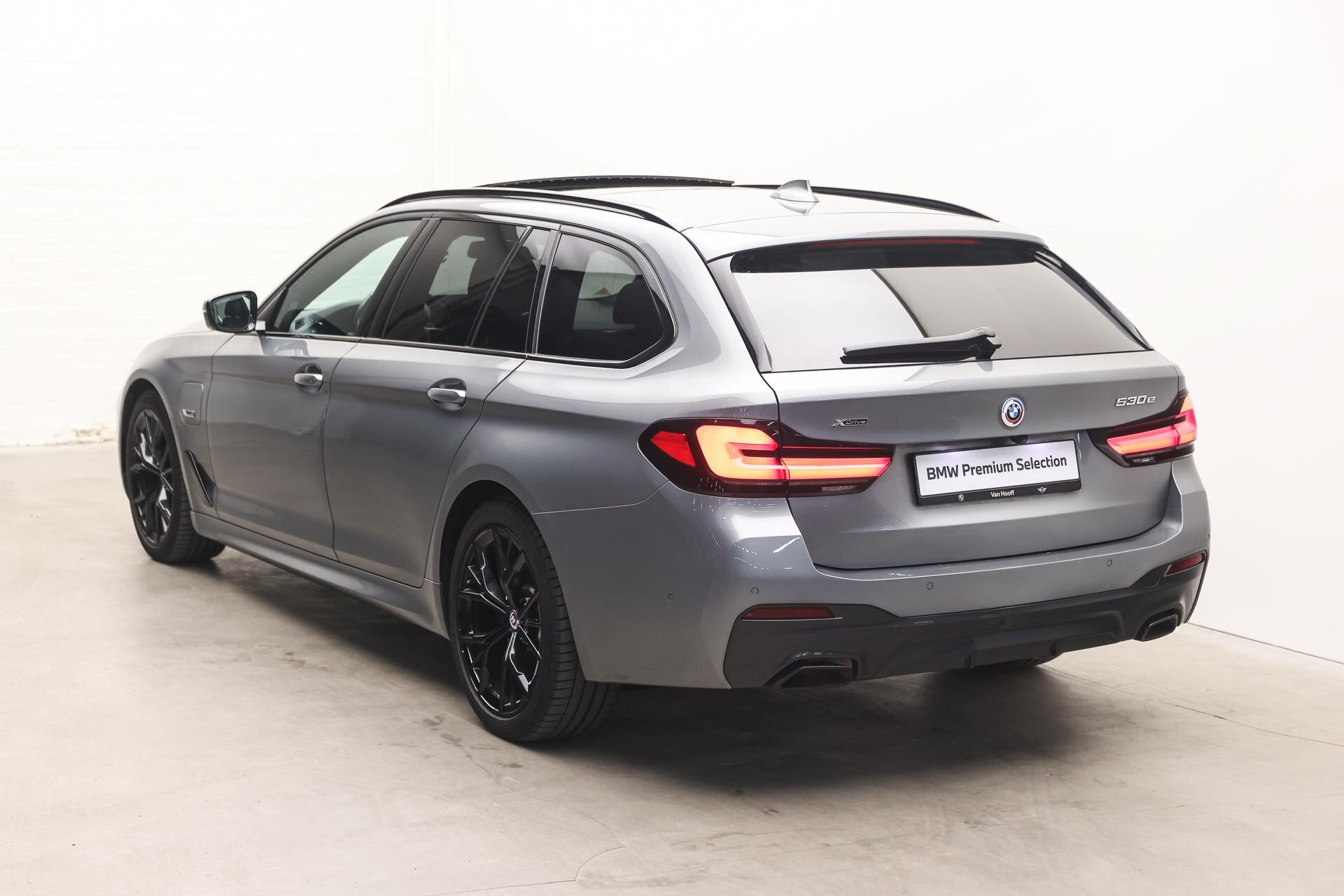 BMW 5 Serie Touring 530e xDrive High Executive M Sport Automaat - Afbeelding 2