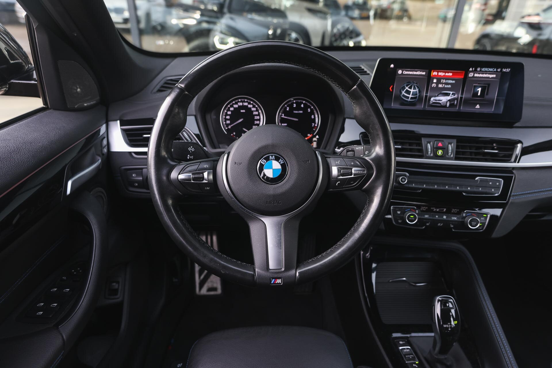 BMW X1 xDrive20i High Executive M Sport Automaat - Afbeelding 3