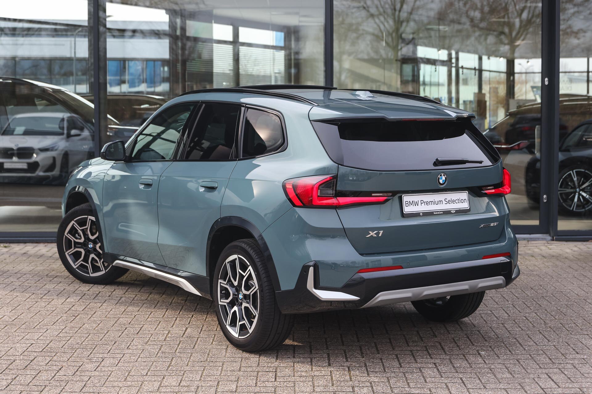 BMW X1 xDrive23i High Executive Automaat - Afbeelding 2