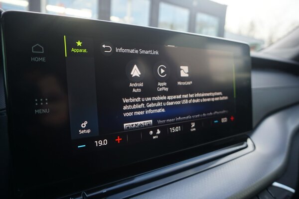 Apple Carplay/Android Auto