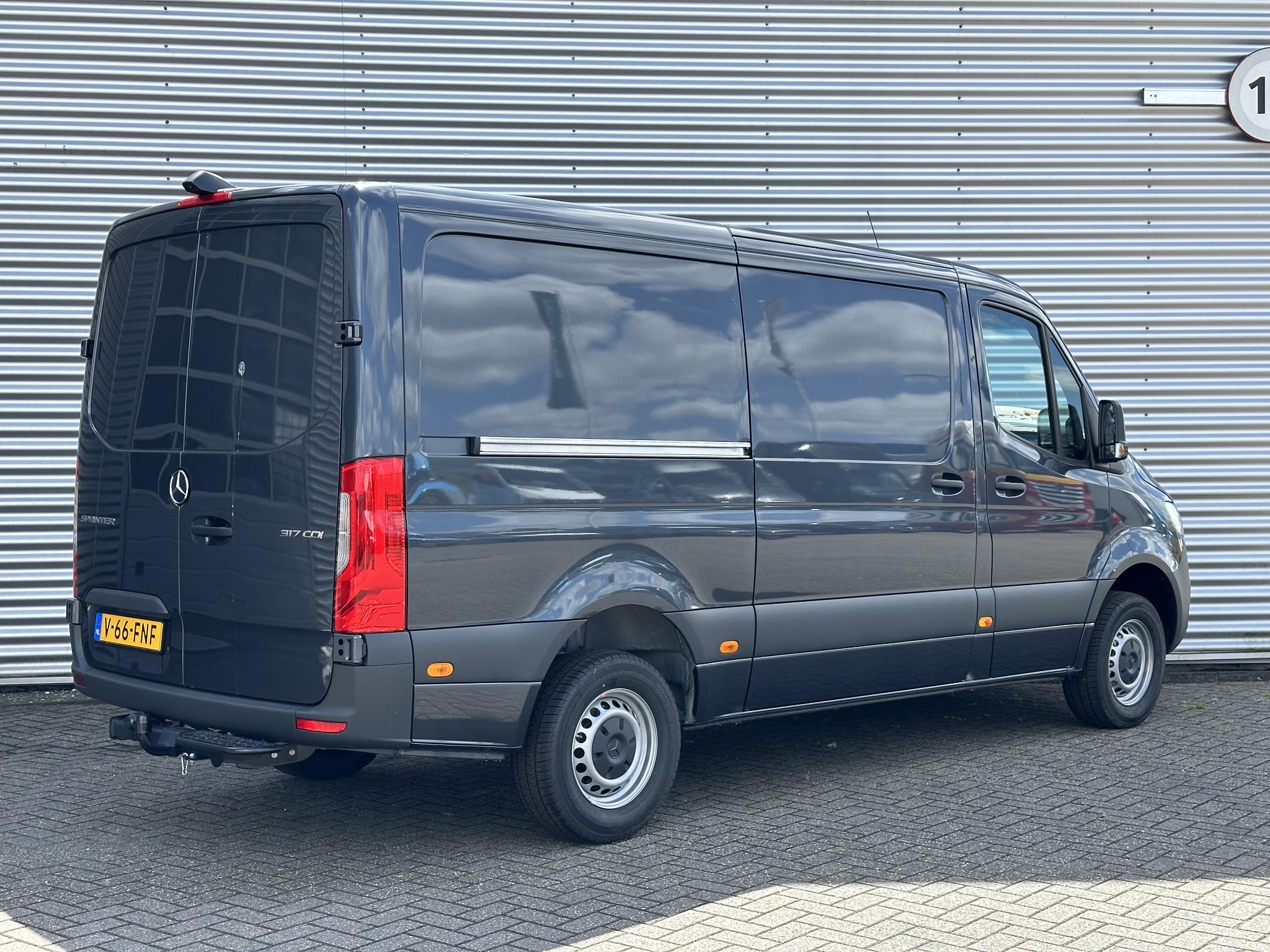 Mercedes-Benz Sprinter 317CDI L2H1 Airco Navigatie Camera 2800kg Trekhaak - Afbeelding 2