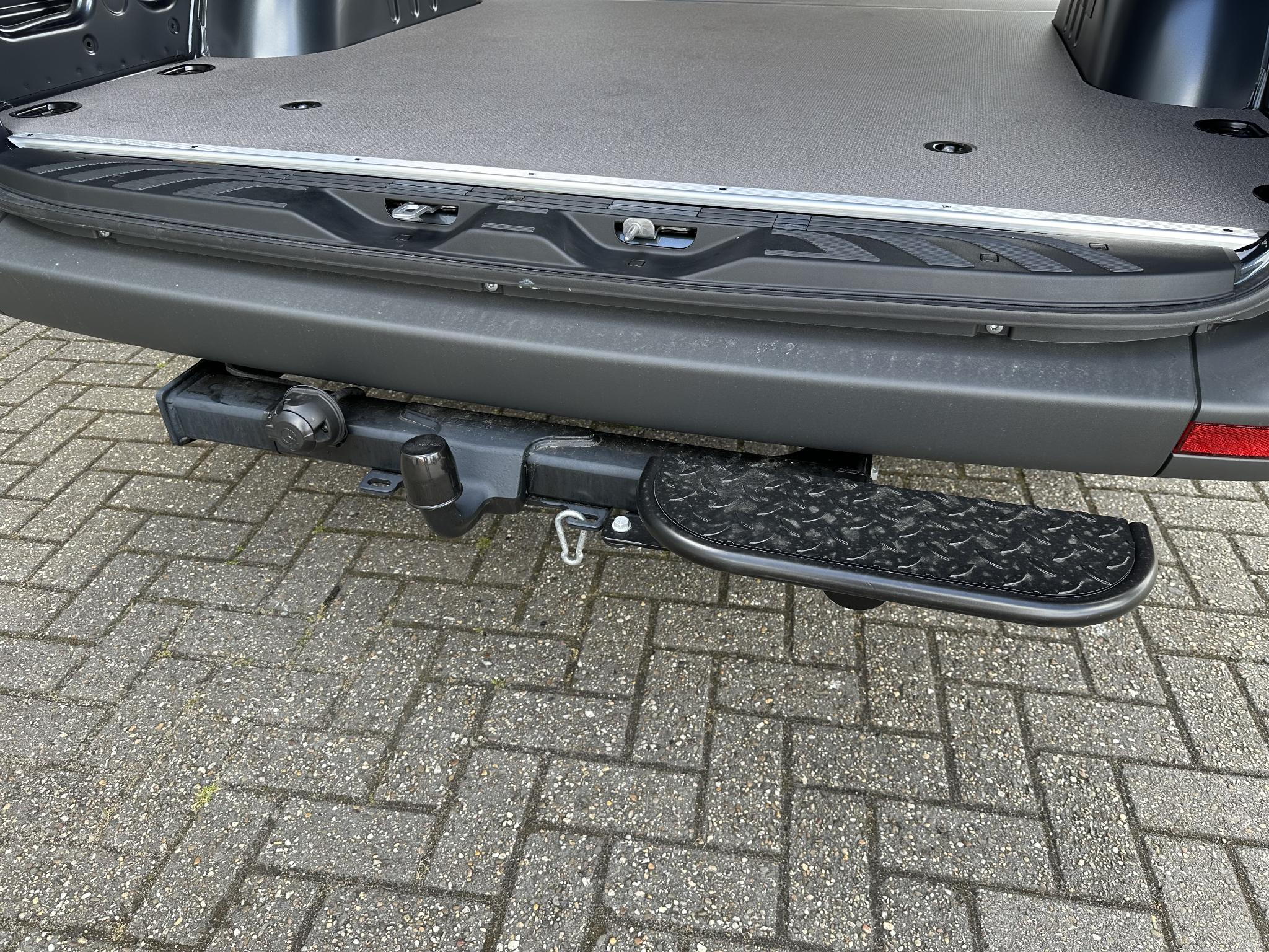 Mercedes-Benz Sprinter 317CDI L2H1 Airco Navigatie Camera 2800kg Trekhaak - Afbeelding 4