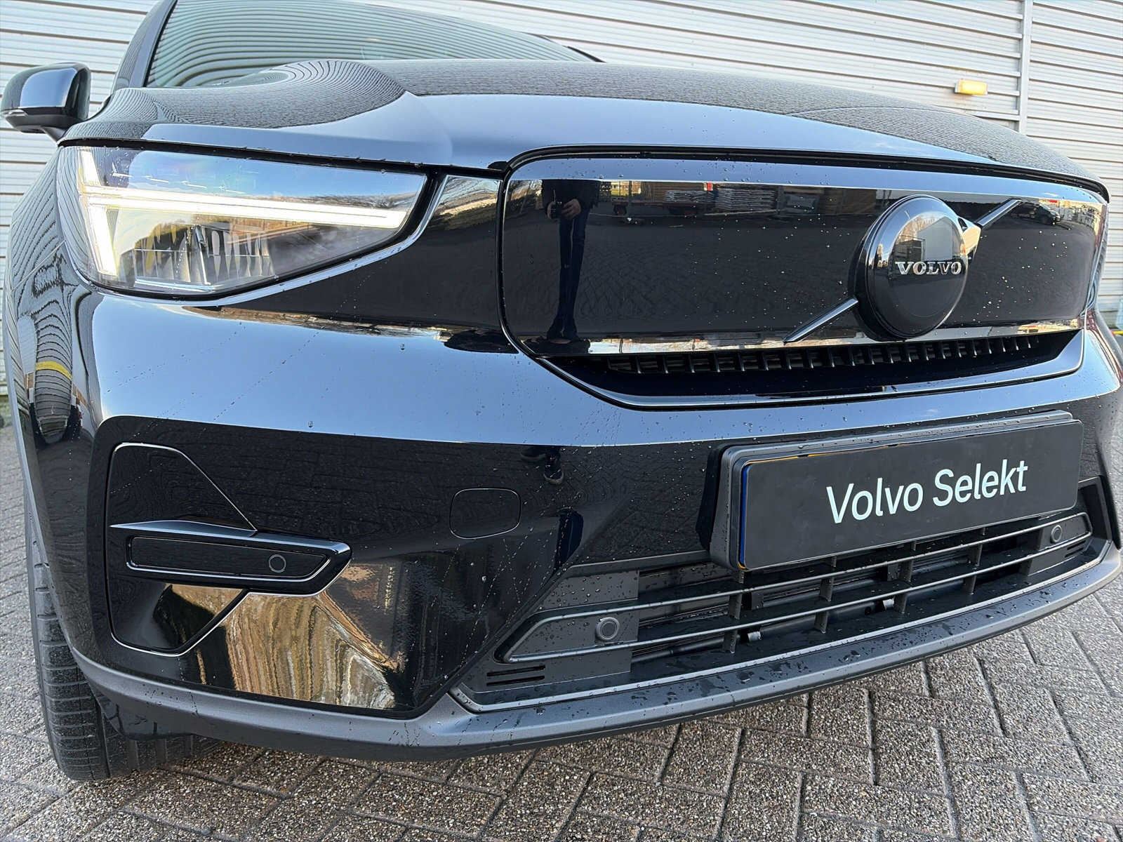 Volvo EX40 Extended Range Plus 82 kWh - Afbeelding 4