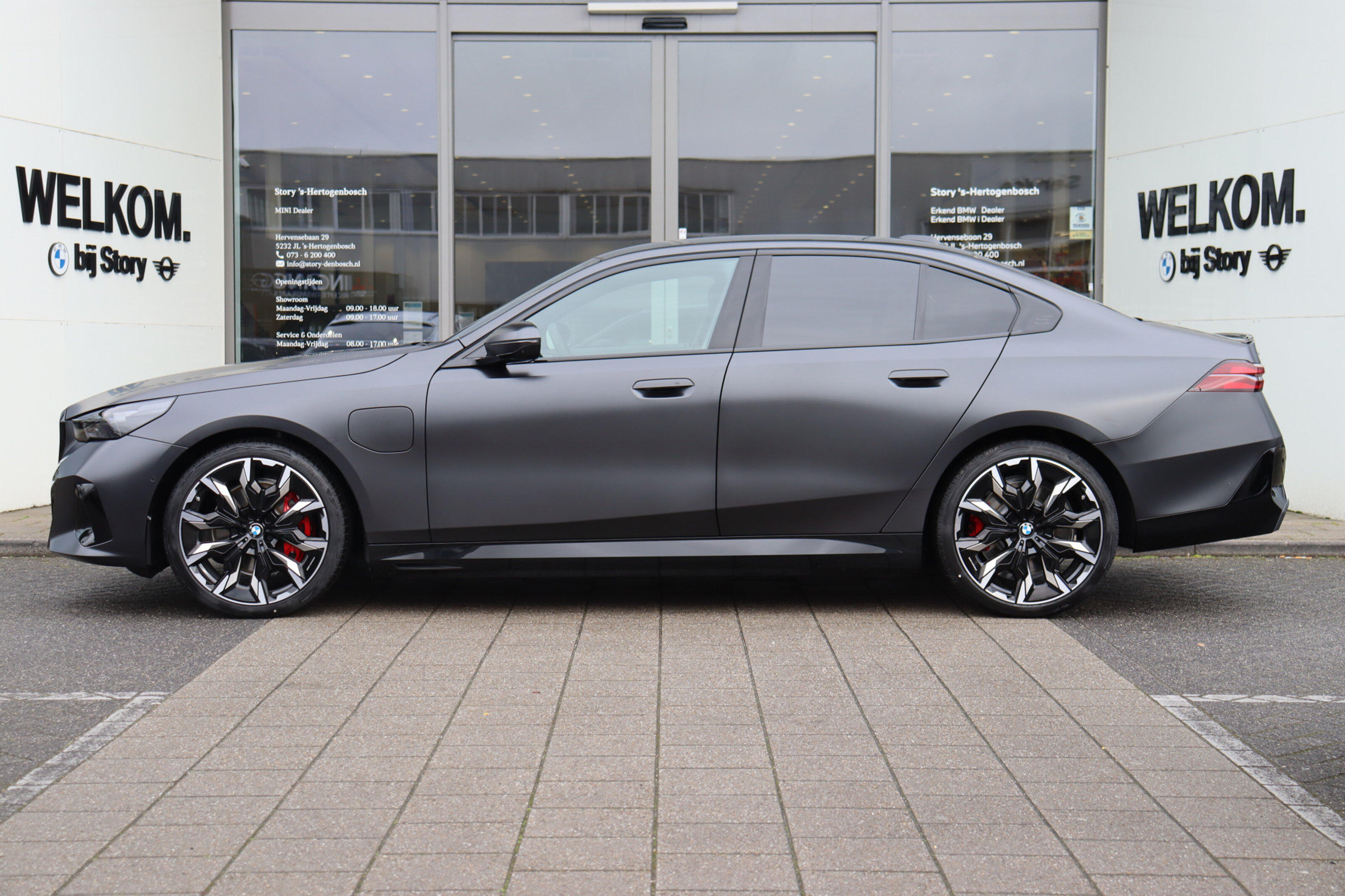 BMW 5 Serie 550e xDrive M Sport Automaat