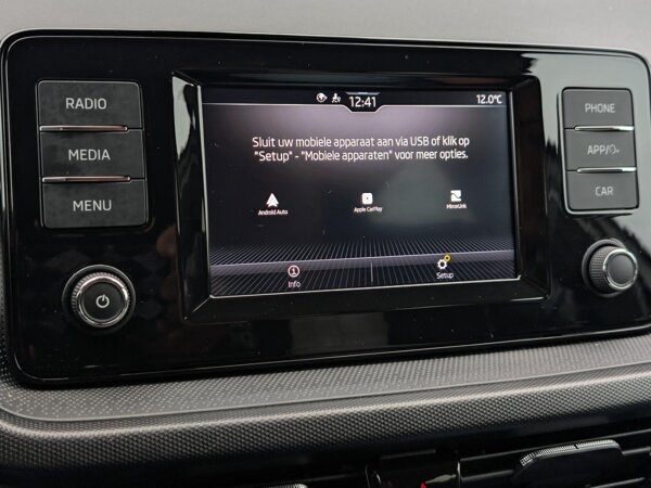 Apple Carplay/Android Auto