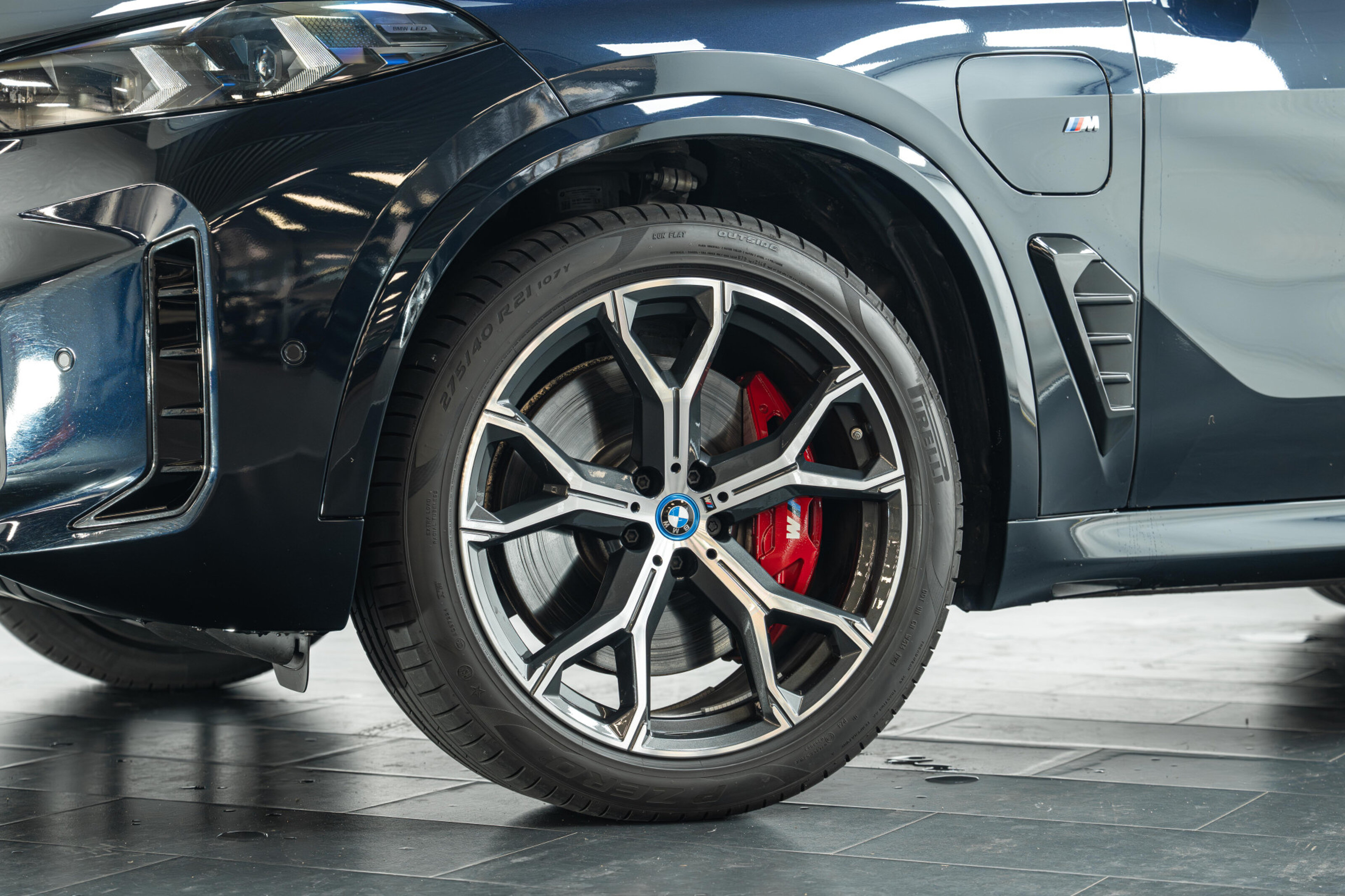 BMW X5 8