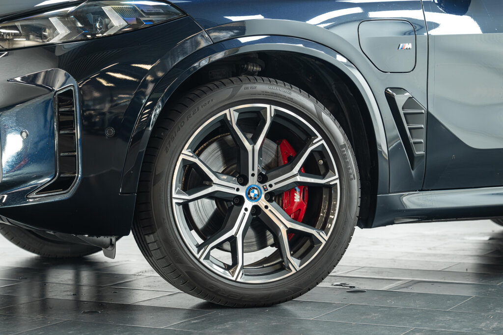 BMW X5 8
