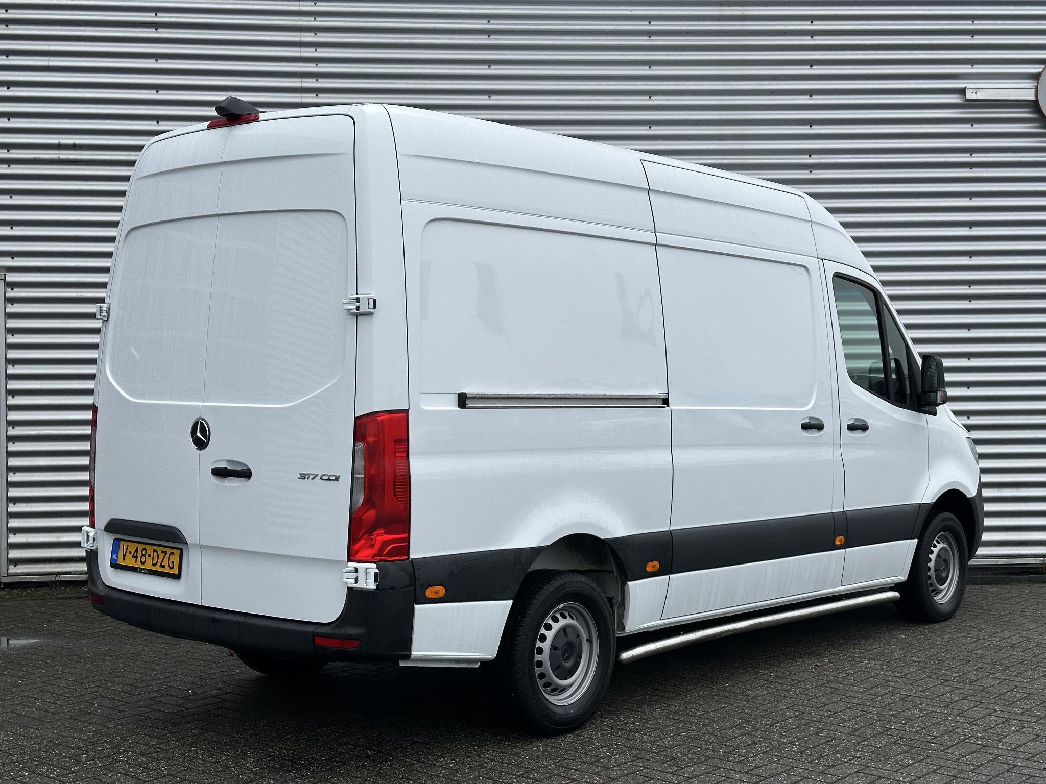 Mercedes-Benz Sprinter 317 CDI  L2H2 Automaat Carplay Navigatie Camera - Afbeelding 2