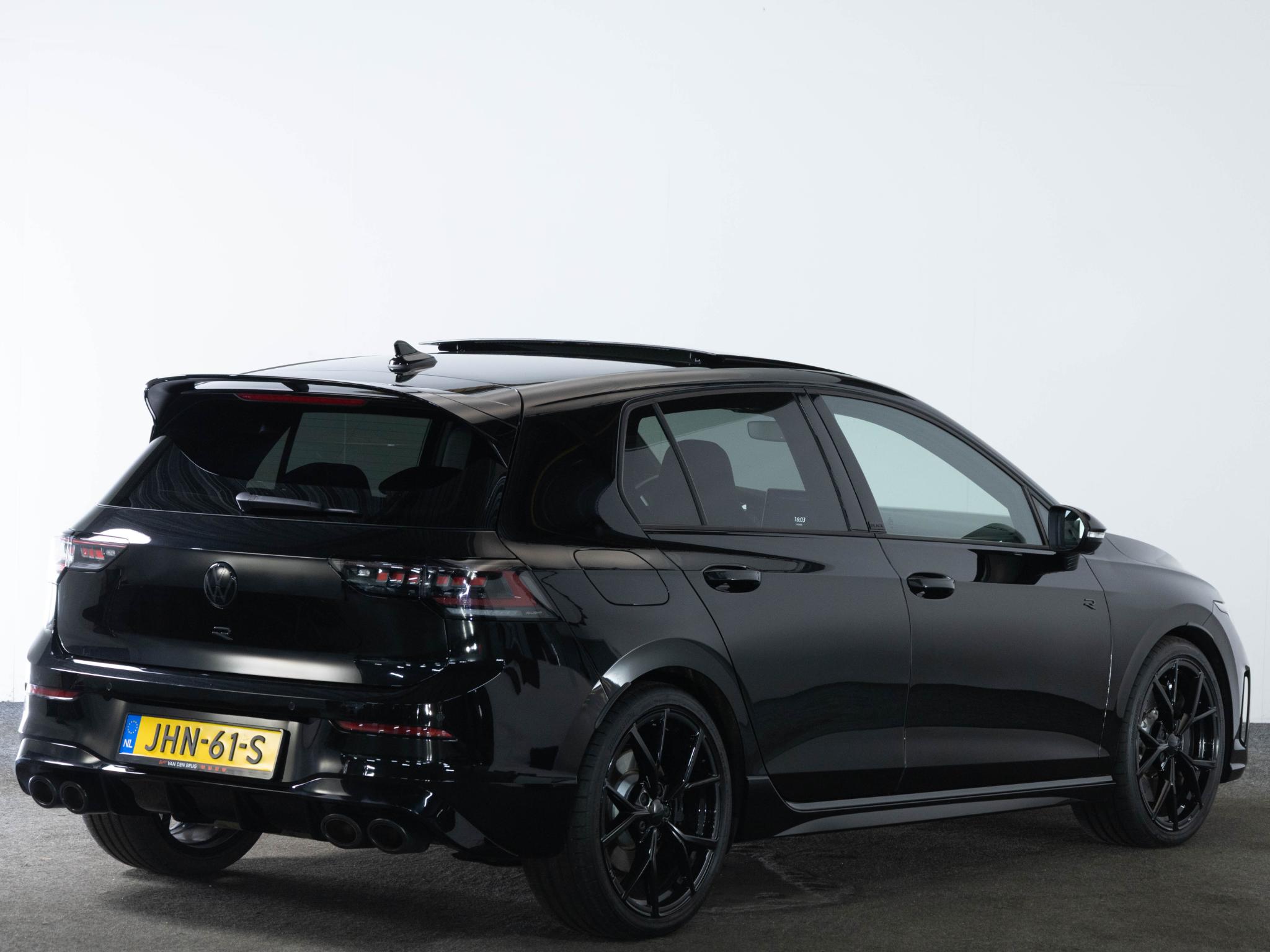 Volkswagen Golf 8.5 R 2.0 TSI 334 PK 4 Motion - Afbeelding 4