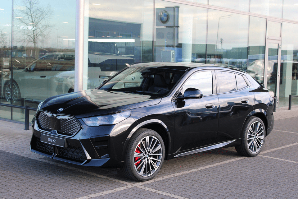 BMW iX2 eDrive20 High Executive M Sport - Afbeelding 1
