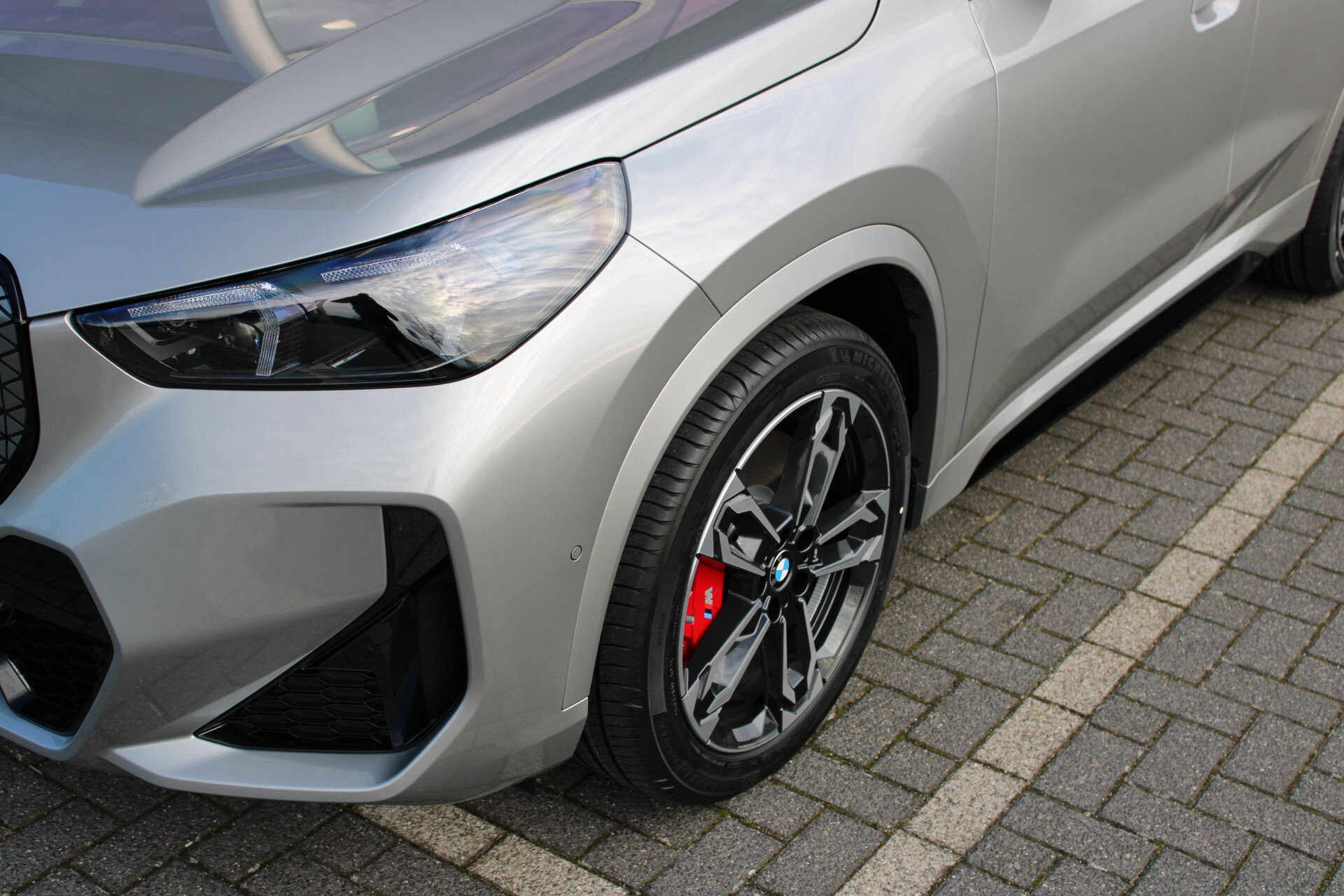 BMW iX1 eDrive20 M Sport - Afbeelding 2