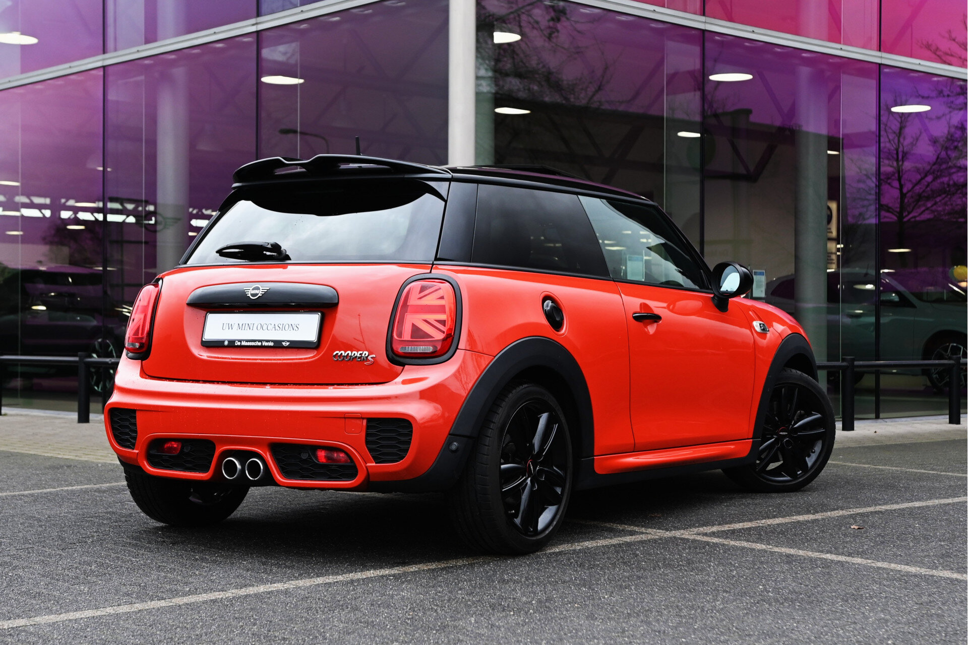 MINI Cooper S Hatchback JCW Automaat - Afbeelding 2