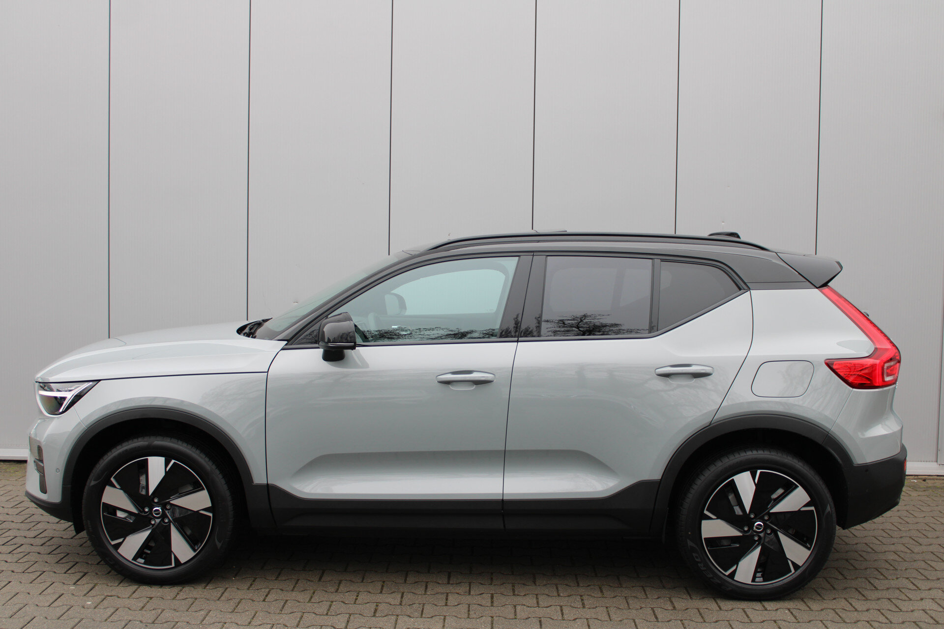 Volvo EX40 Single Moto ER Plus 82 kWh - Afbeelding 5