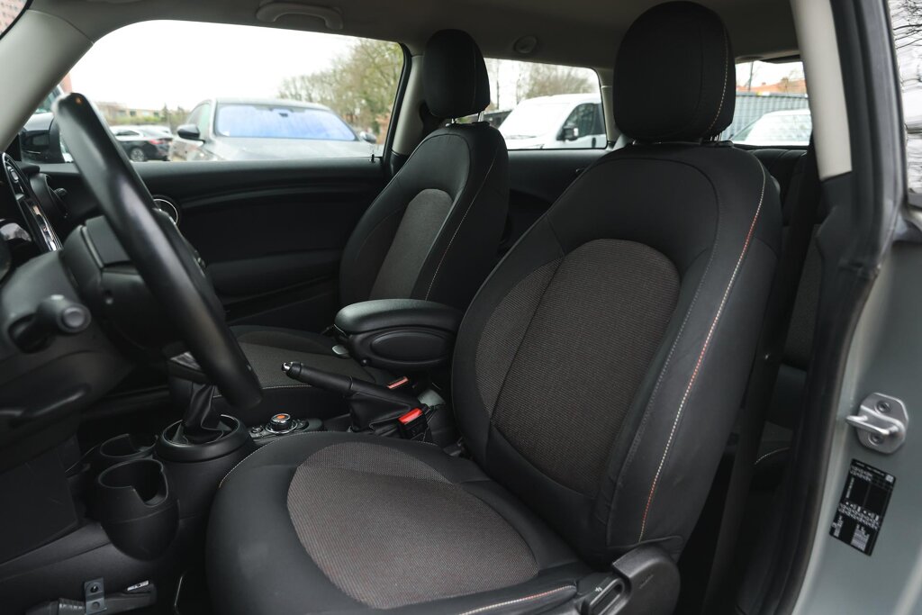 MINI Cooper 9