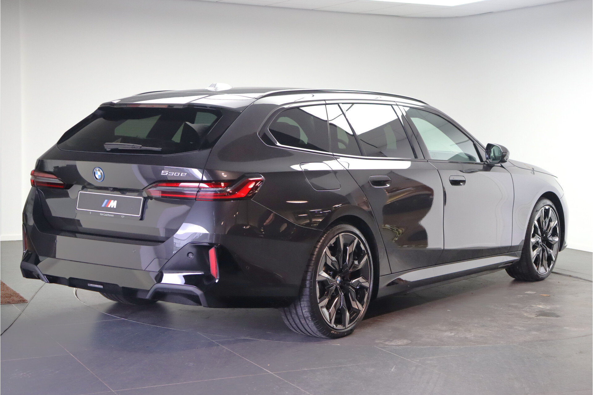 BMW 5 Serie Touring 530e M Sport Automaat - Afbeelding 3