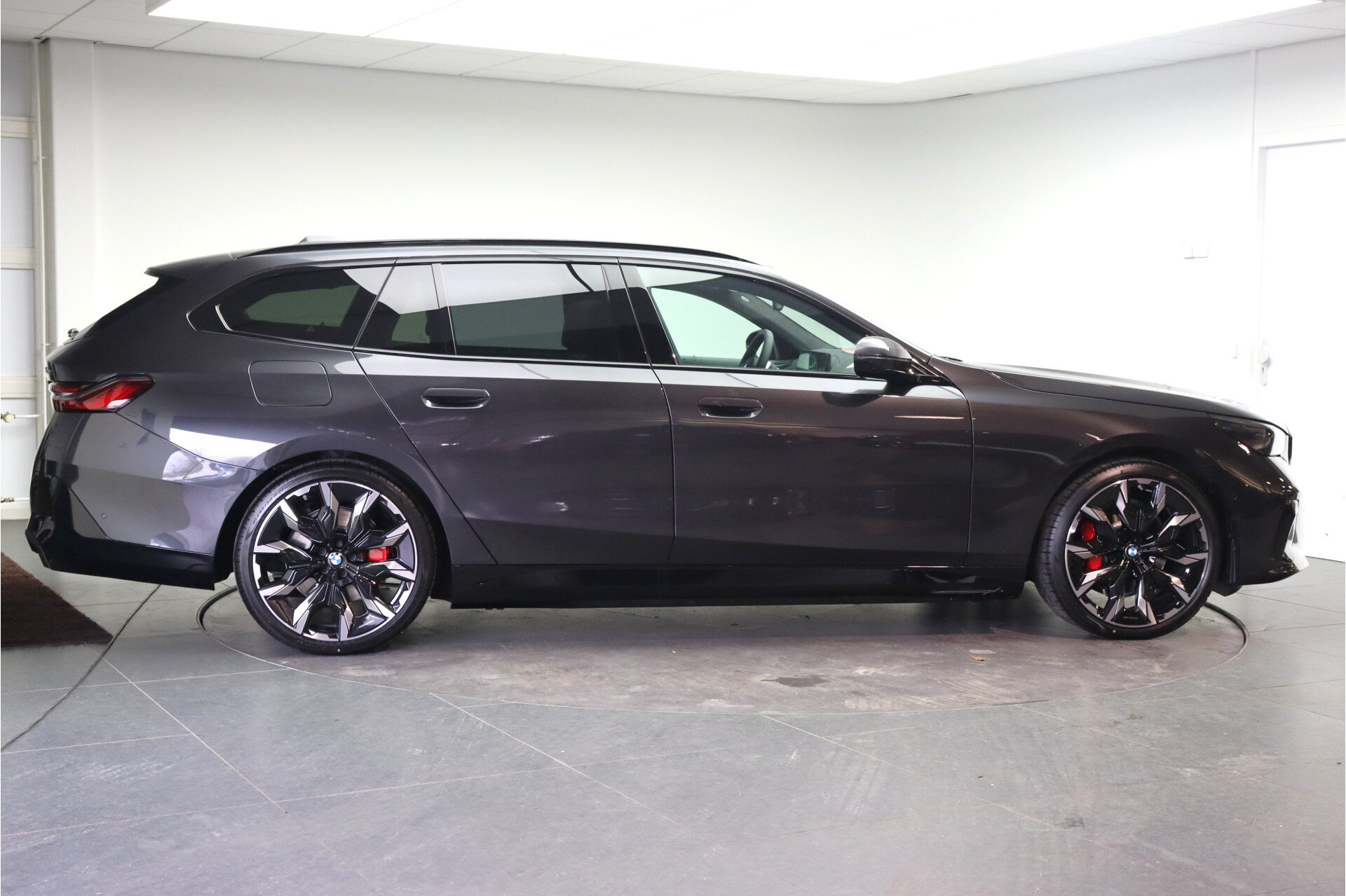 BMW 5 Serie Touring 530e M Sport Automaat - Afbeelding 4