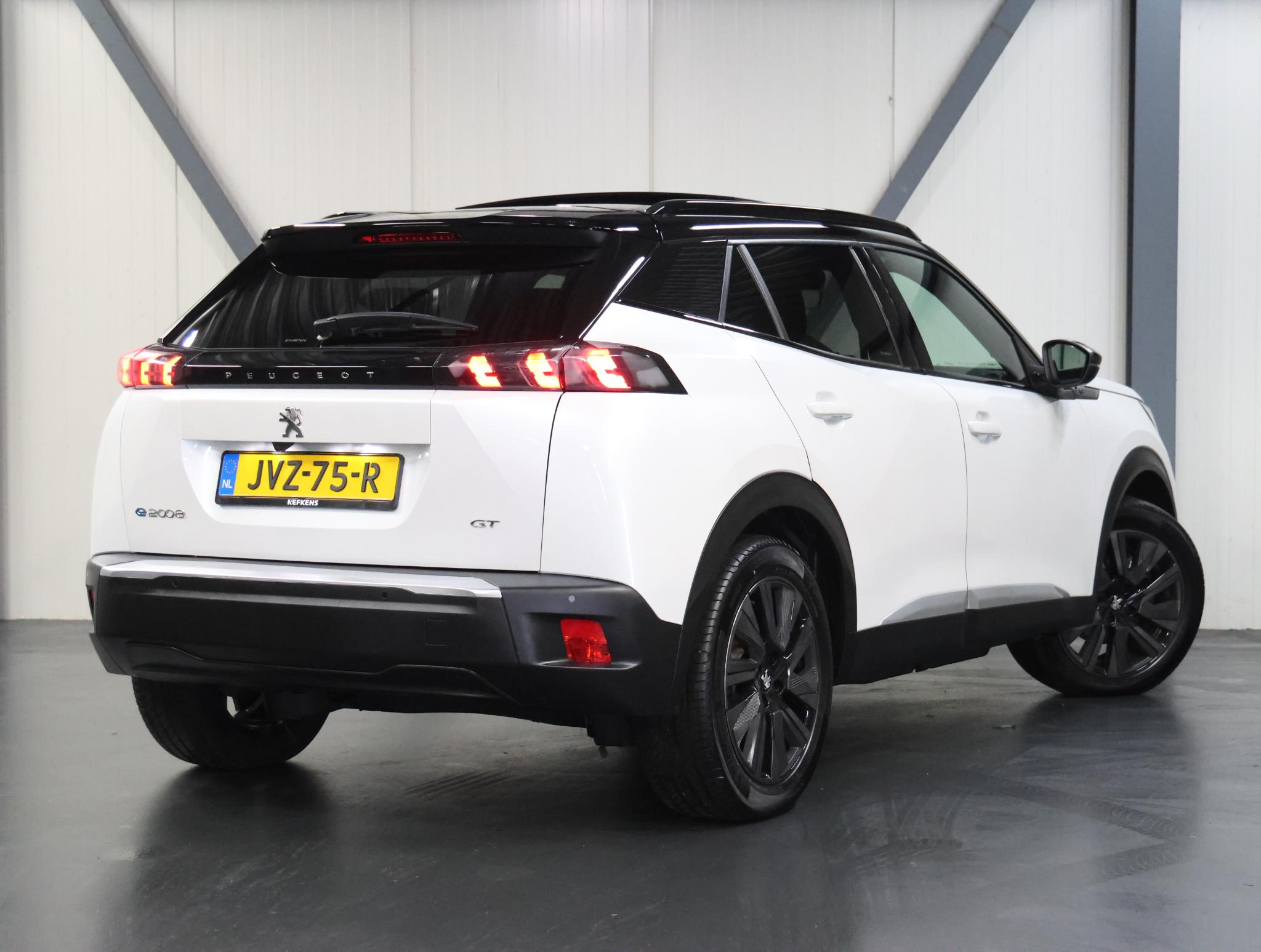 Peugeot e-2008 EV GT 50 kWh 136PK - Afbeelding 3