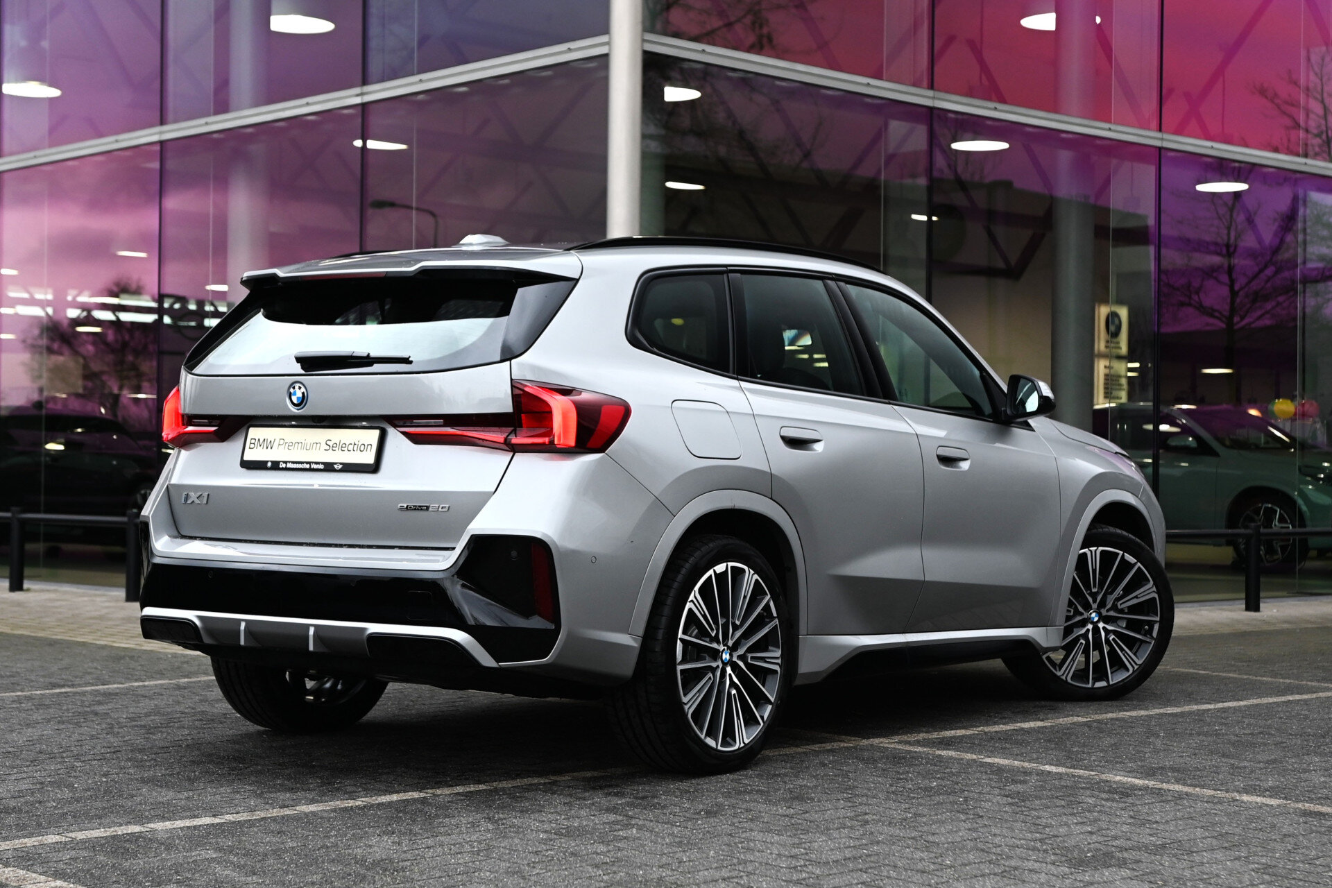 BMW iX1 eDrive20 M Sport - Afbeelding 2