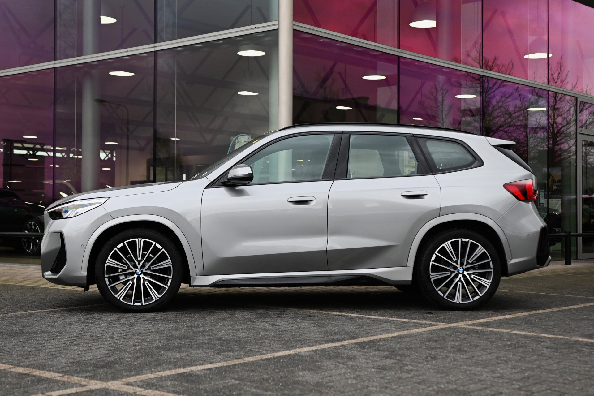 BMW iX1 eDrive20 M Sport - Afbeelding 5