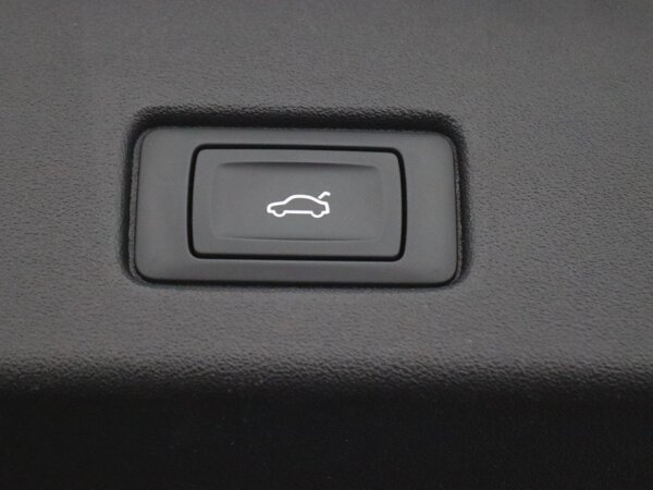 Achterklep elektrisch openend en sluitend