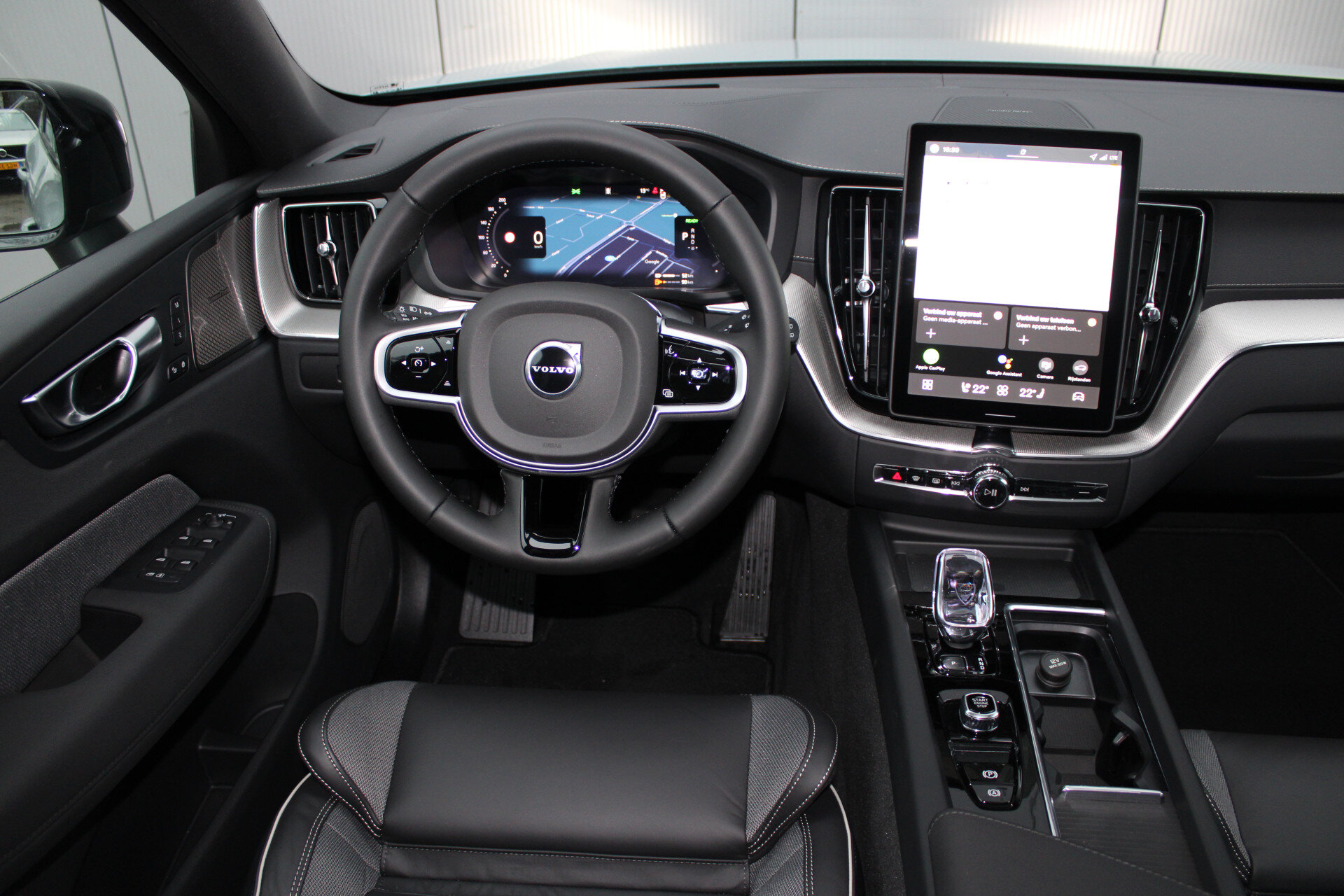 Volvo XC60 T6 Plug-in hybrid AWD Ultra Black Edition - Afbeelding 2