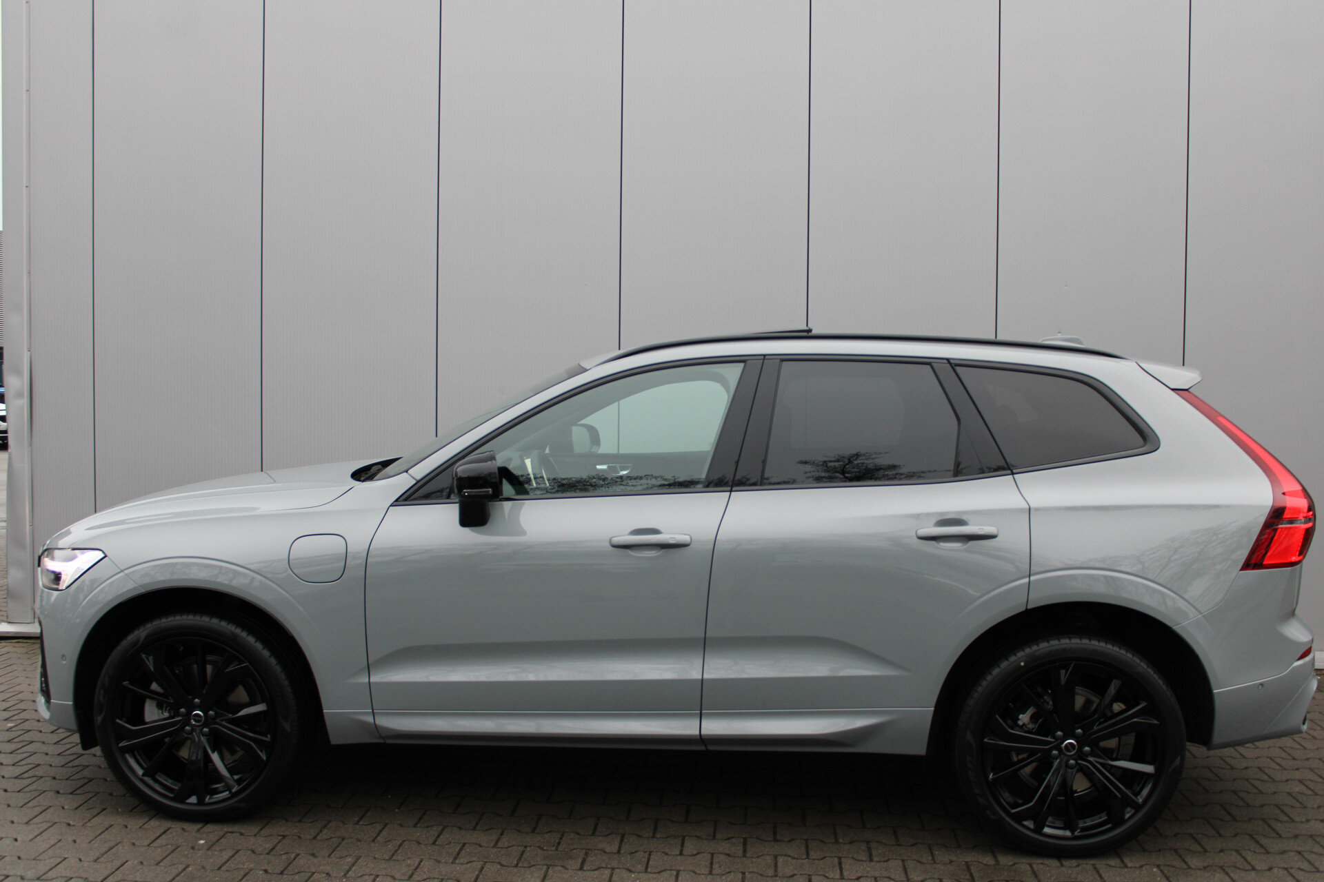 Volvo XC60 T6 Plug-in hybrid AWD Ultra Black Edition - Afbeelding 3
