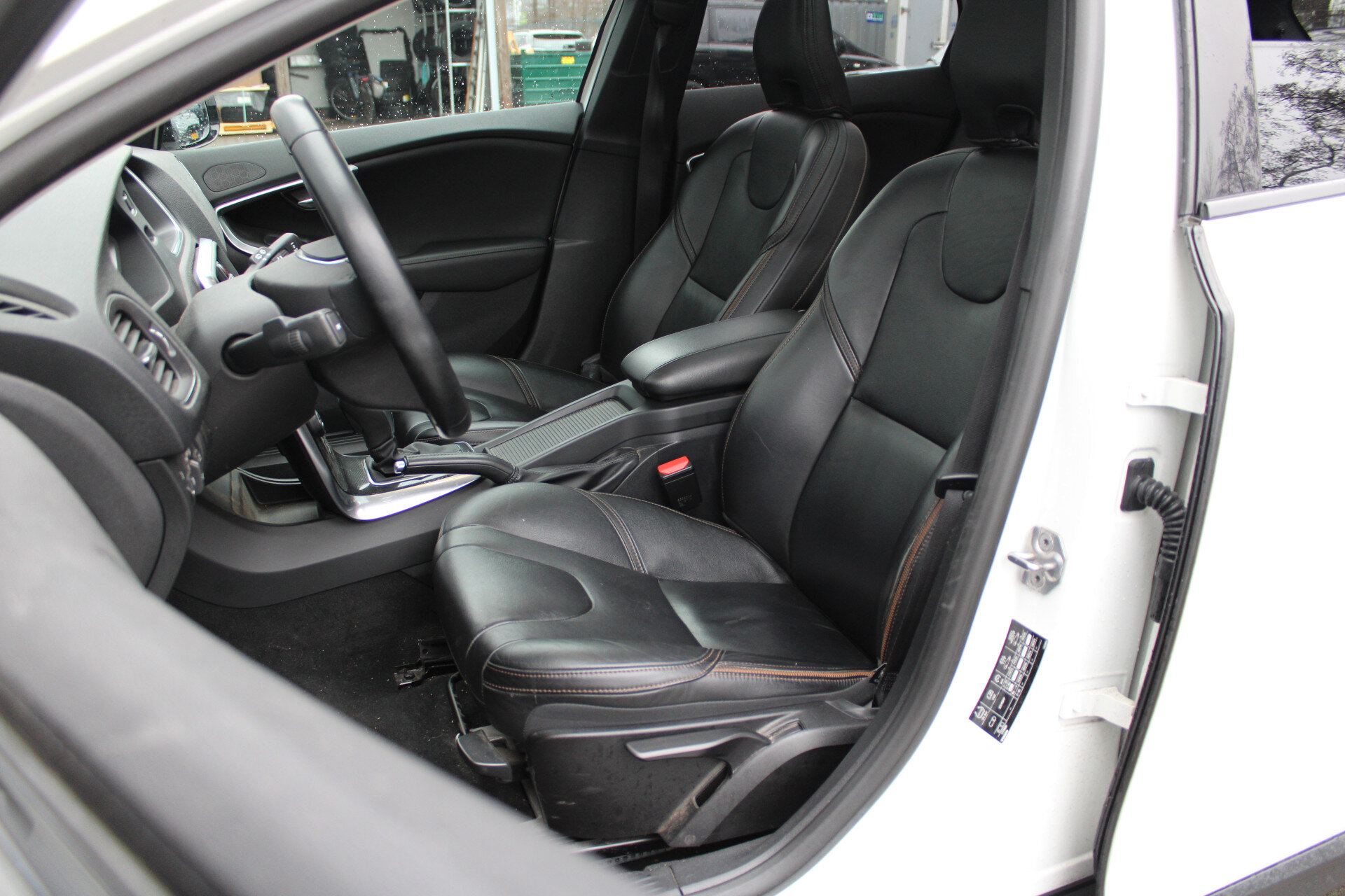 Volvo V40 Cross Country T3 automaat Polar+ Luxury | Trekhaak | Harman Kardon | Keyless - Afbeelding 4