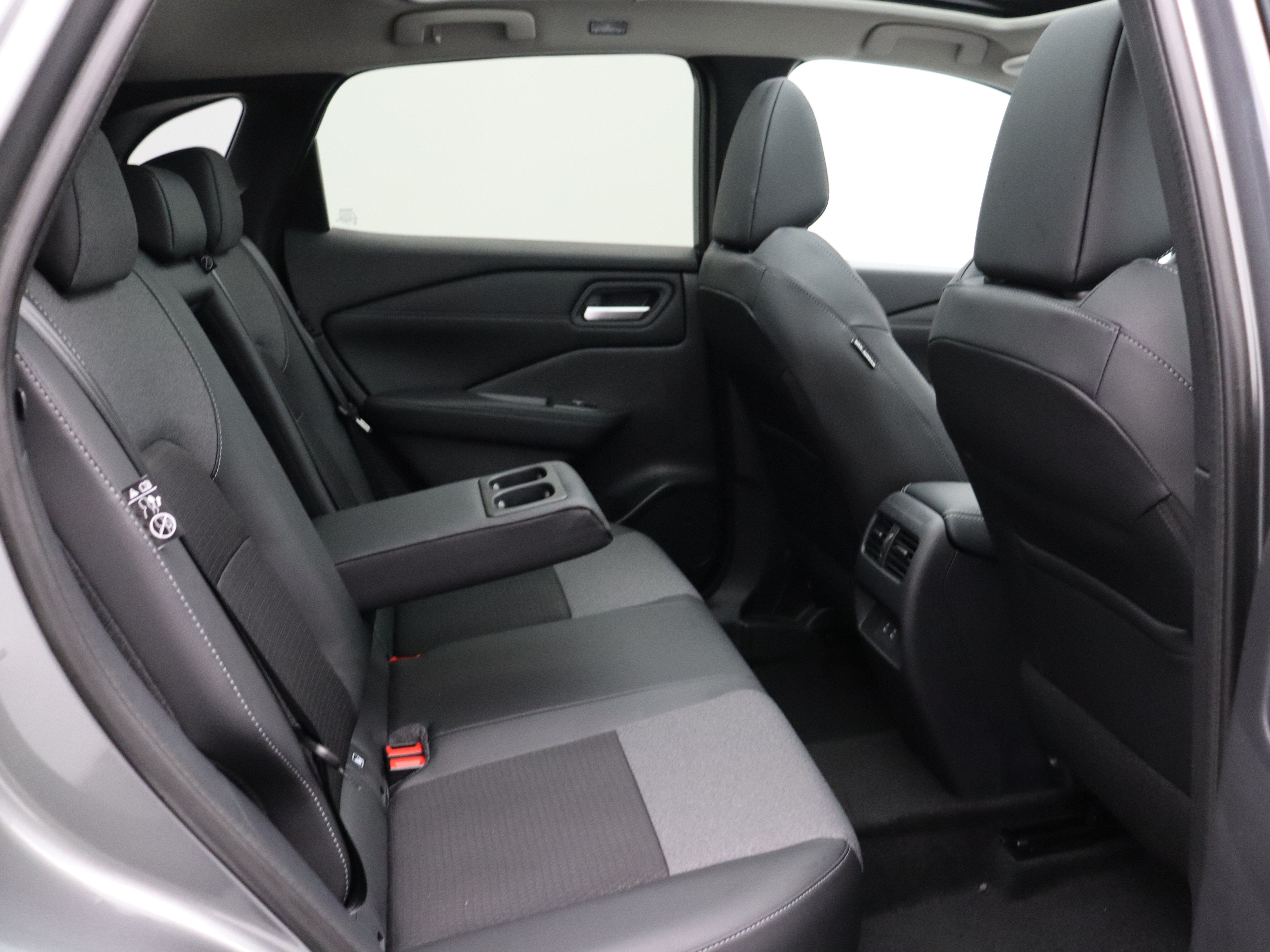 Nissan QASHQAI N-Connecta + Panoramisch glazen dak + Cold Pack Mild-Hybrid 158 Xtronic - Afbeelding 9