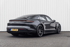 Porsche Taycan 381pk Performance 84 kWh - Afbeelding 2
