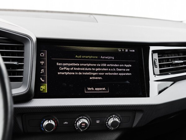 Apple Carplay/Android Auto Apple Carplay/Android Auto