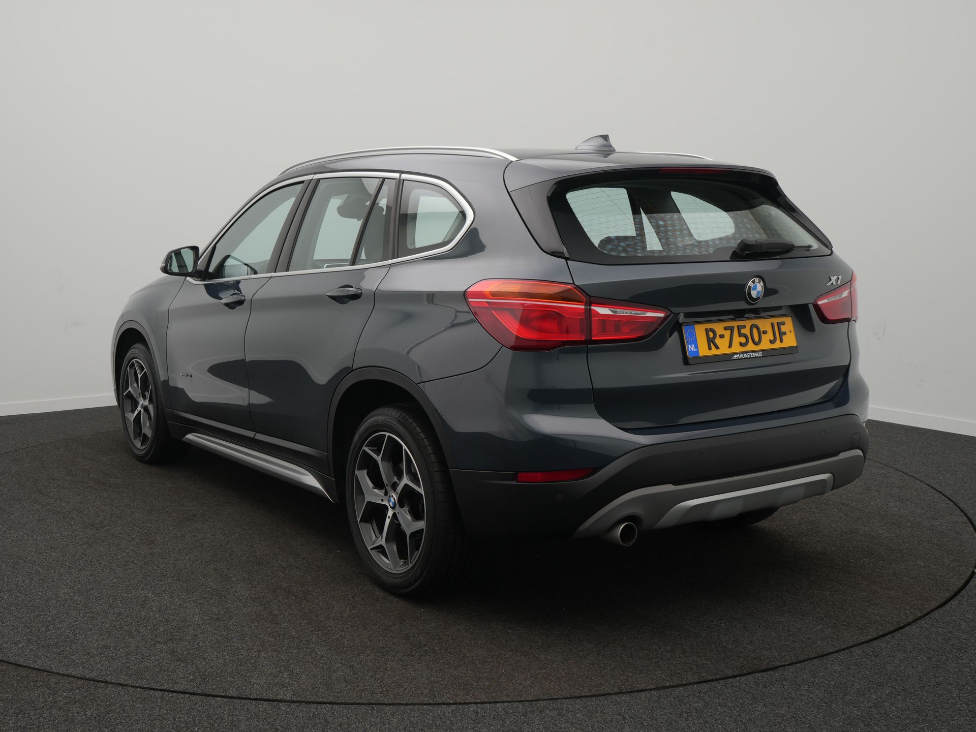 BMW X1 sDrive18i High Executive - Afbeelding 4
