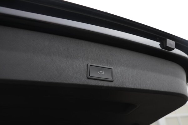 elektrisch bedienbare achterklep met sensorsturing elektrisch bedienbare achterklep met sensorsturing