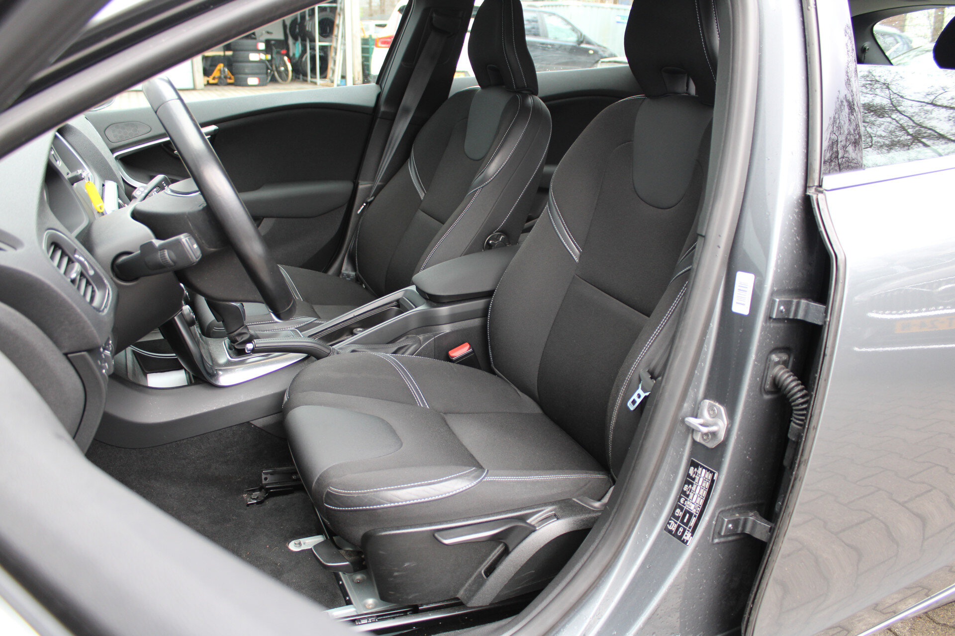 Volvo V40 T3 Automaat Momentum - Afbeelding 4