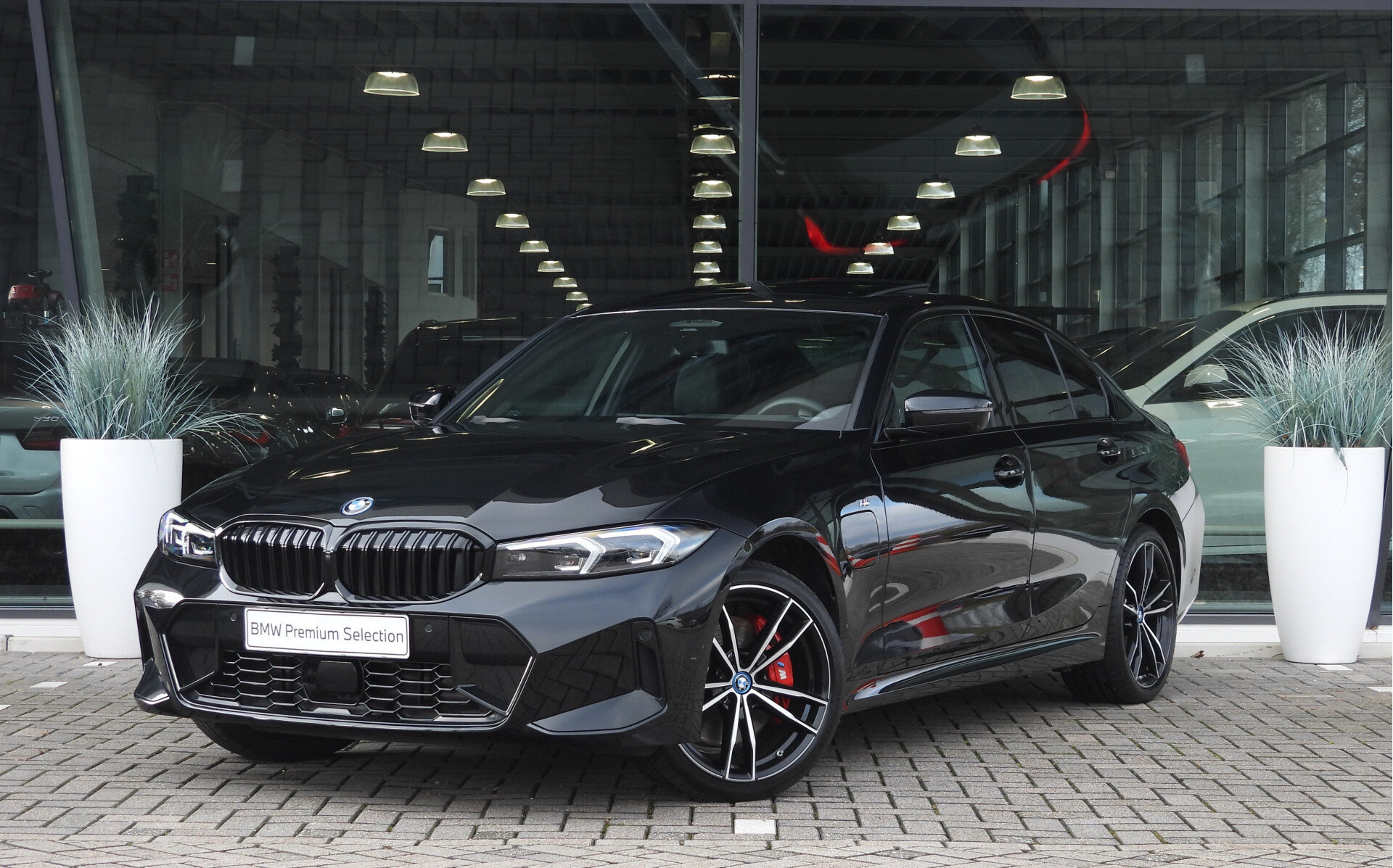 BMW 3 Serie 330e High Executive M Sport Automaat