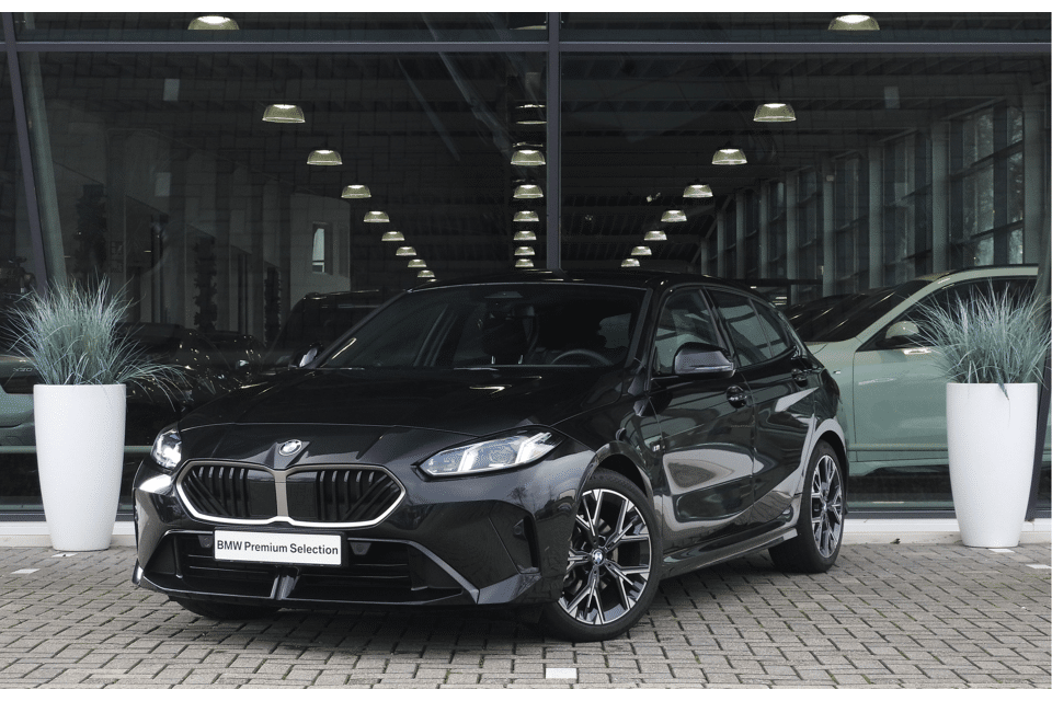 BMW 1 Serie 120 M Sport Automaat - Afbeelding 1