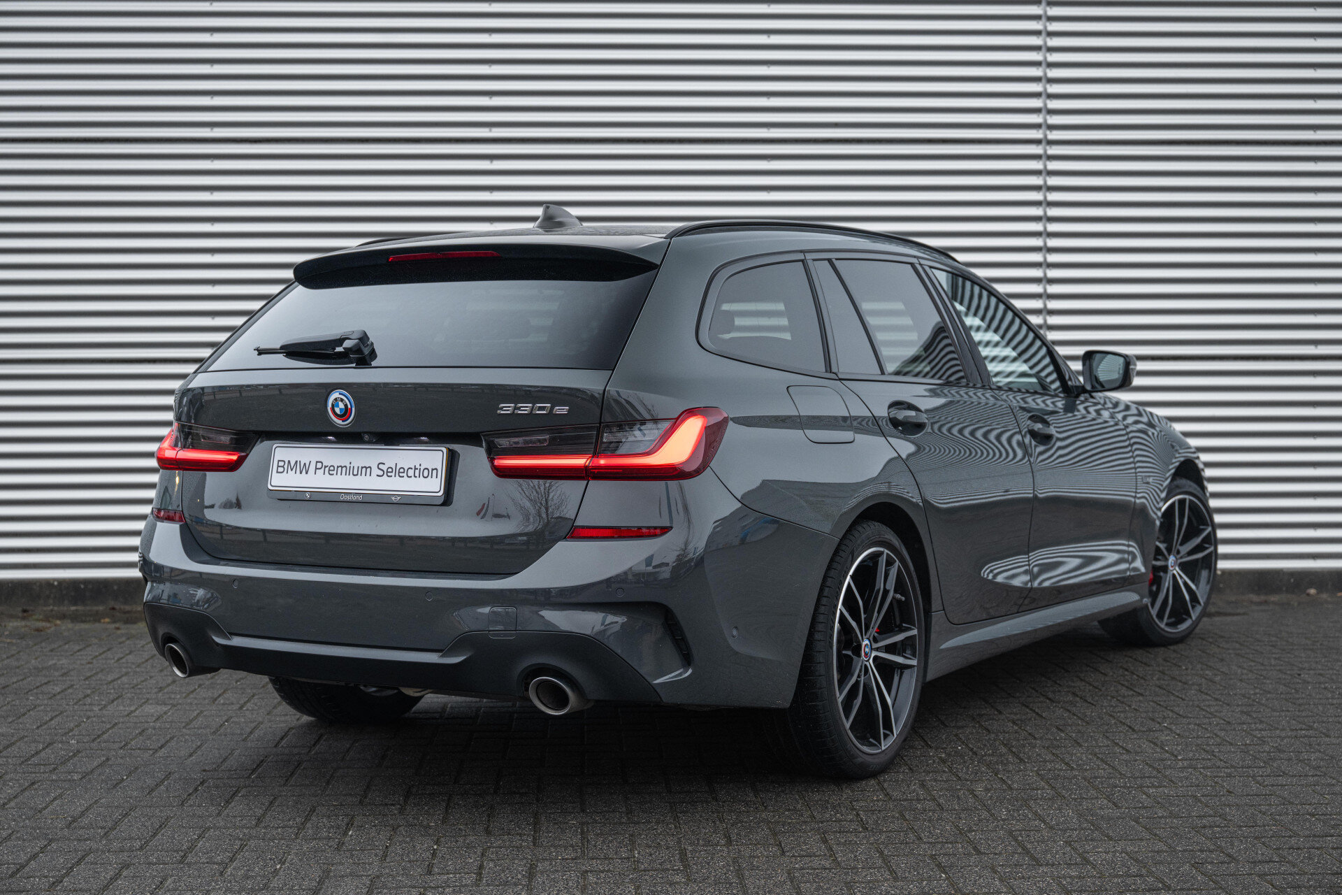 BMW 3 Serie Touring 330e High Executive M Sport Automaat - Afbeelding 2