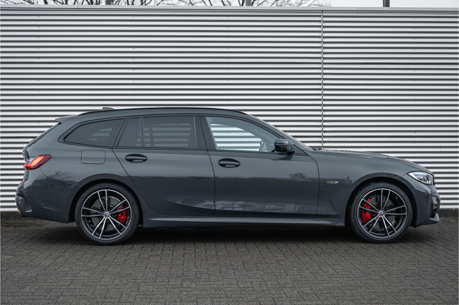 BMW 3 Serie Touring 330e High Executive M Sport Automaat - Afbeelding 3