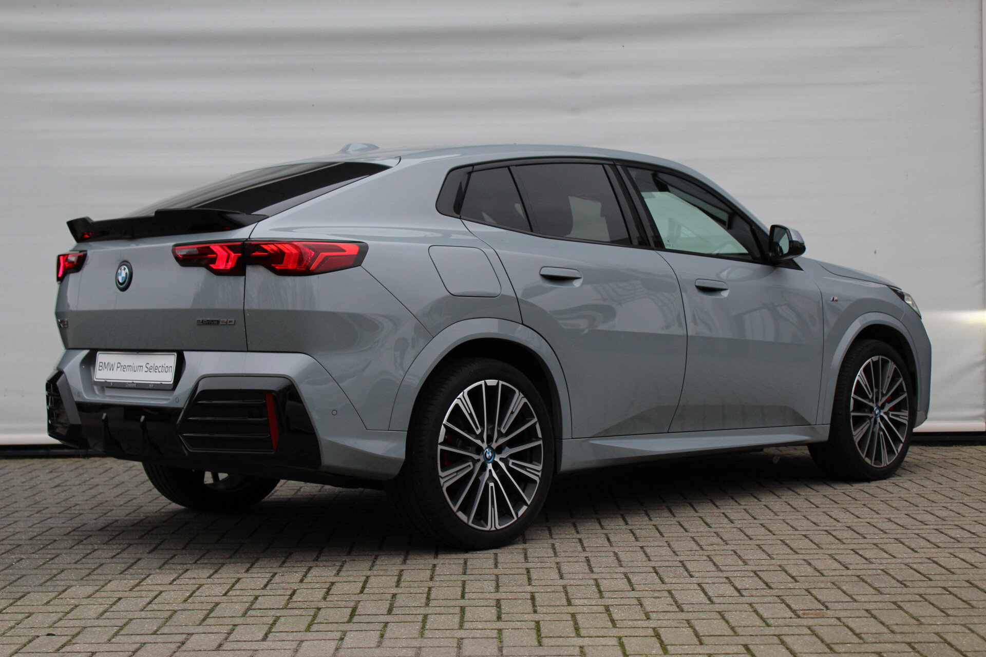 BMW iX2 eDrive20 M Sport - Afbeelding 2